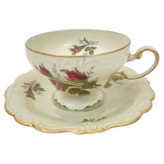 Demitasse-Tasse und Untertasse mit Fuß von Rosenthal aus Moss Rose Pompadour-Porzellan 1958