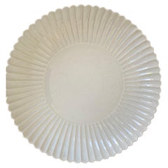 Plat asiatique chinois en céramique blanche Bol festonné Très lourd 17 in. D.