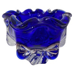 Bol en verre d'art de Bohème bleu cobalt de Josef Hospodka, années 1960