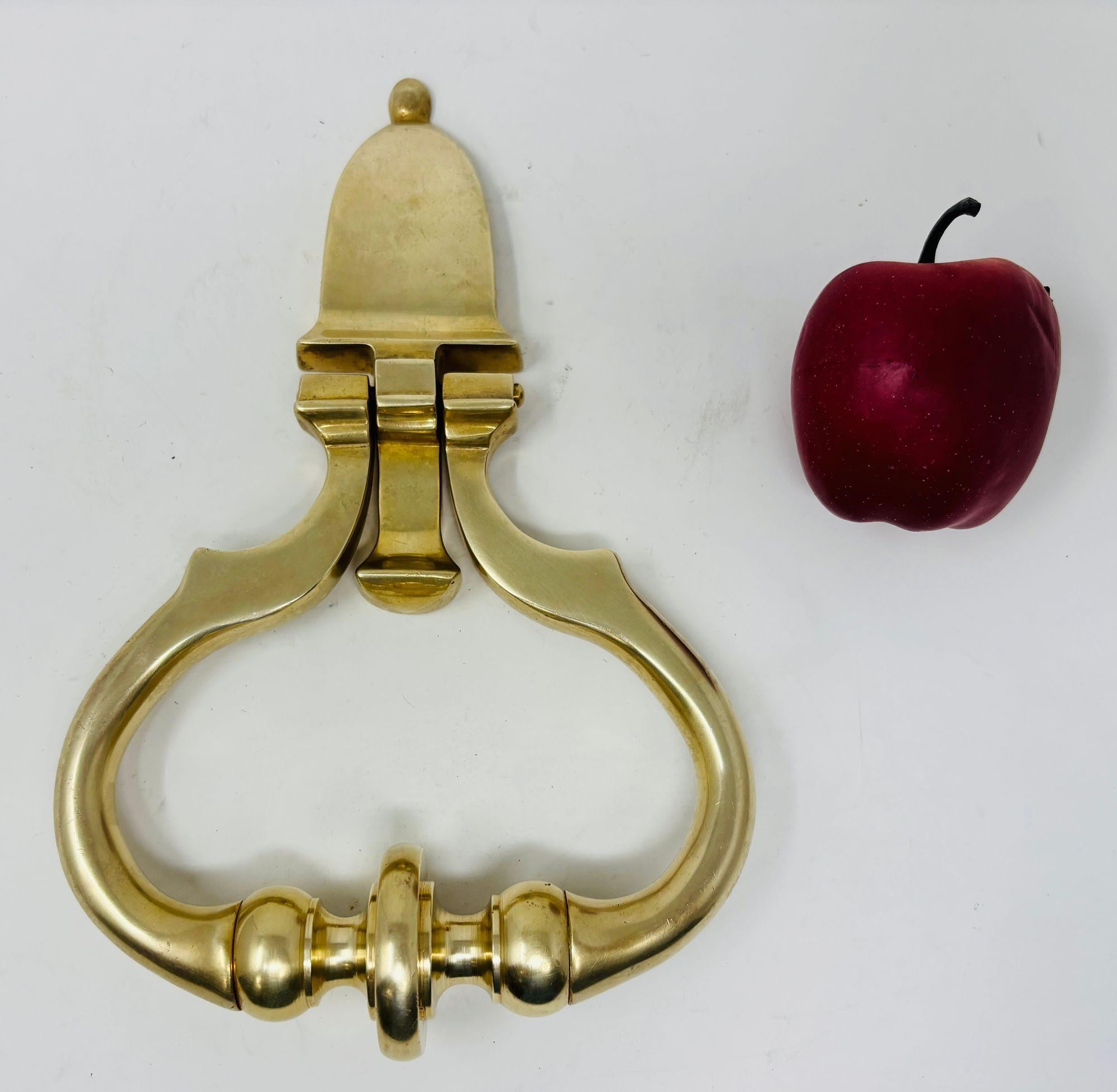1940s Georgian Style Solid Polished Brass Door Knocker For Sale 4