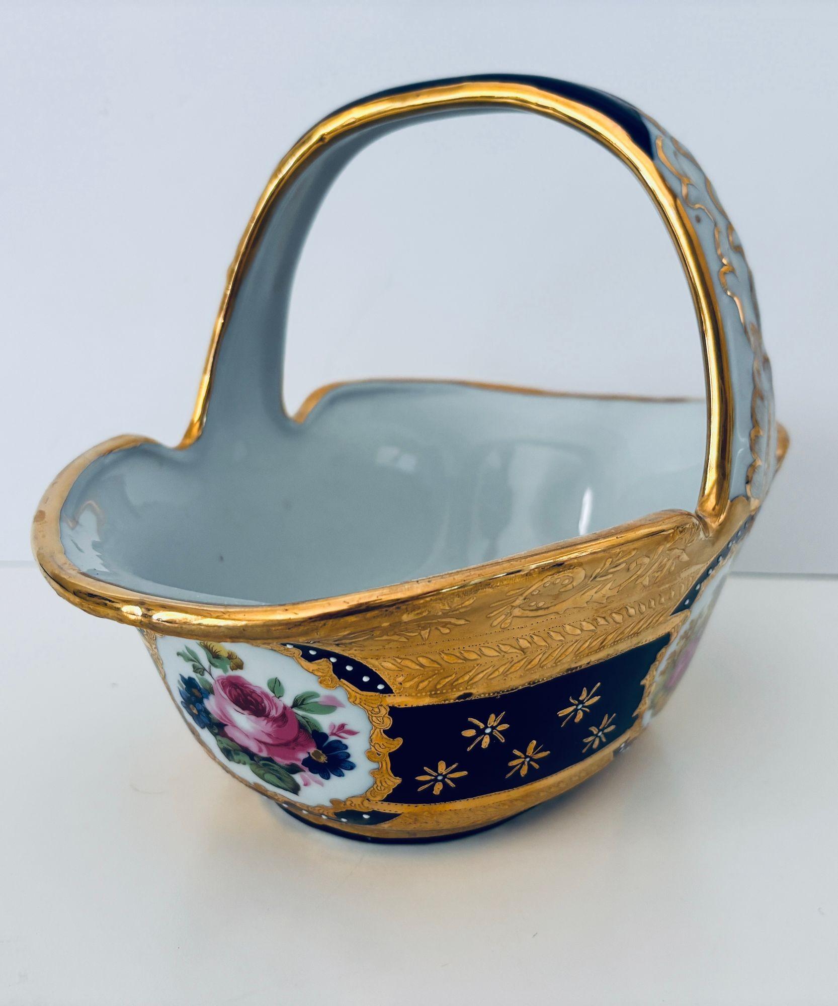 Cobalt Blue Porcelain Basket Vase with 22K Gold Encrustation and Romantic Scene For Sale 7