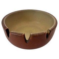Cenicero vintage de cerámica marrón moderno de mediados de siglo de Edith Heath