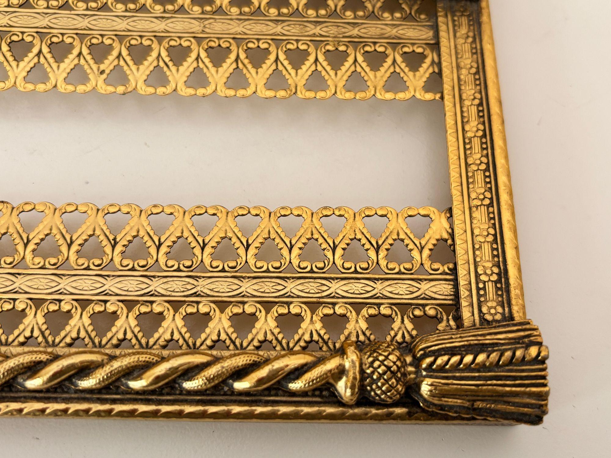 Metal Hollywood Regency Rope and Tassel Gilt Filigree Tissue Box Holder with Claw Feet For Sale