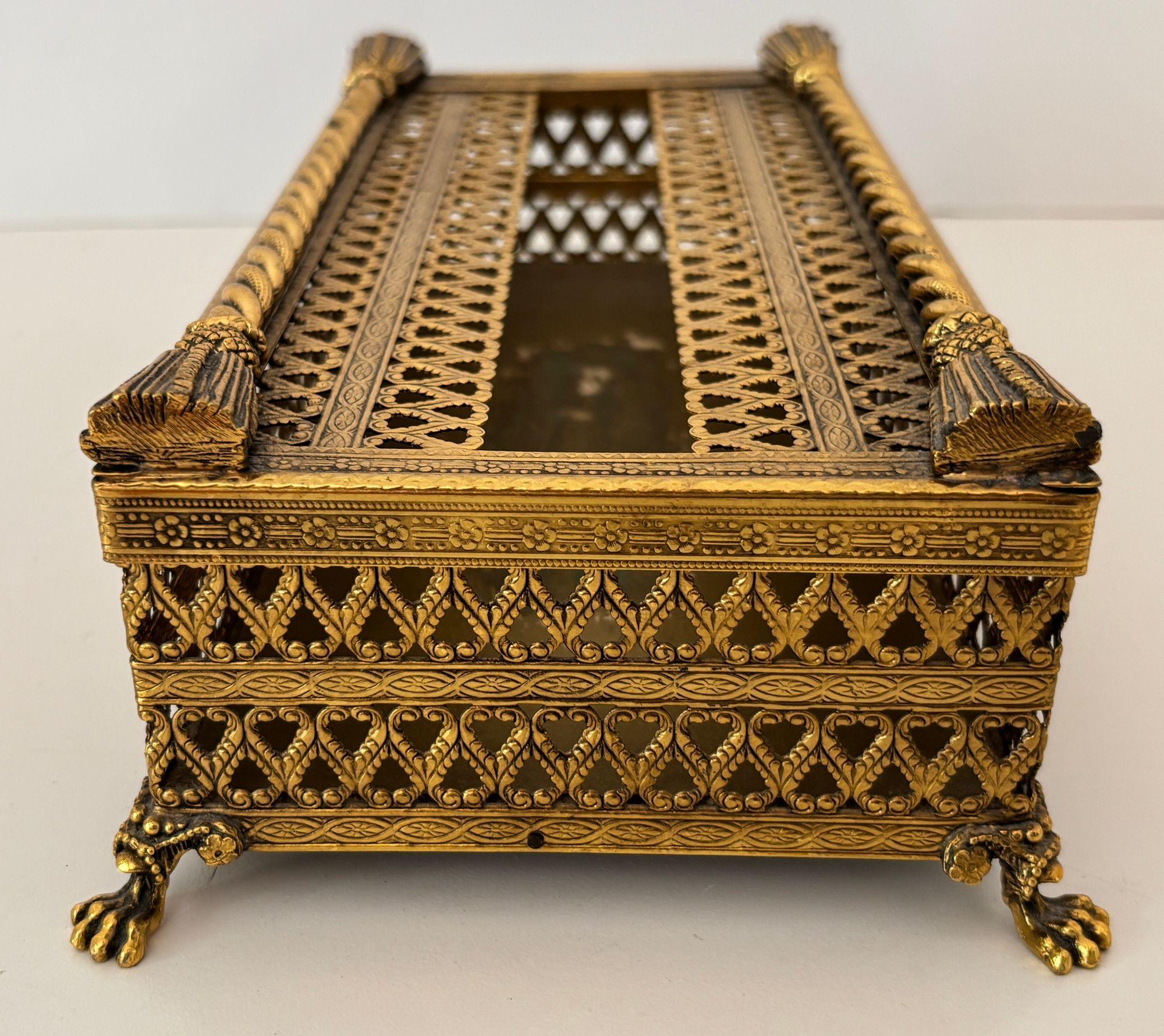 Hollywood Regency Rope and Tassel Gilt Filigree Tissue Box Holder with Claw Feet For Sale 6