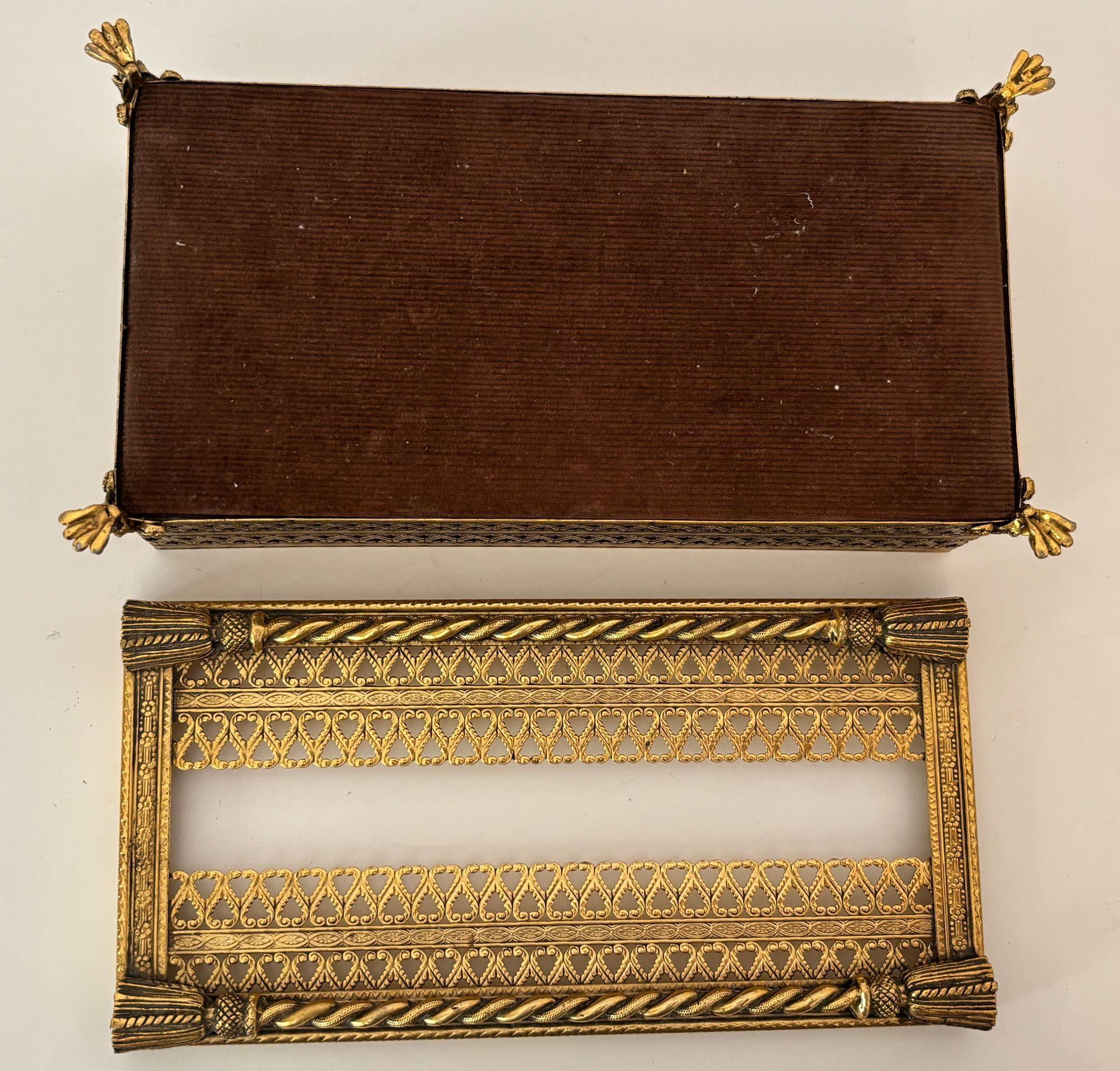 Hollywood Regency Rope and Tassel Gilt Filigree Tissue Box Holder with Claw Feet For Sale 2