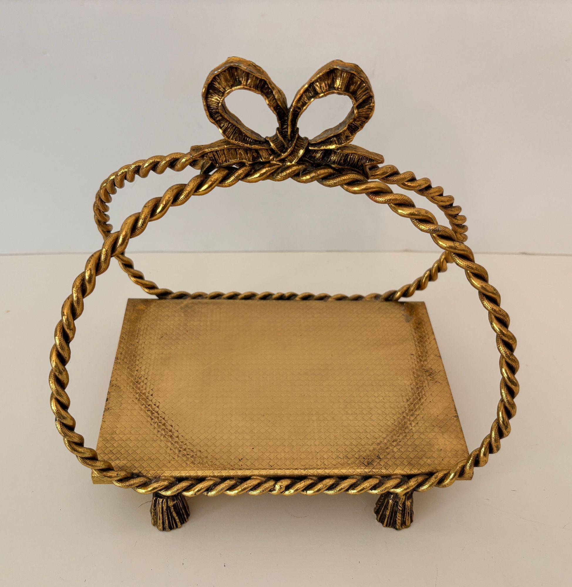 Hollywood Regency Rope and Tassel Gilt Filigree Napkin Holder Italian Style 1960 In Excellent Condition For Sale In North Hollywood, CA