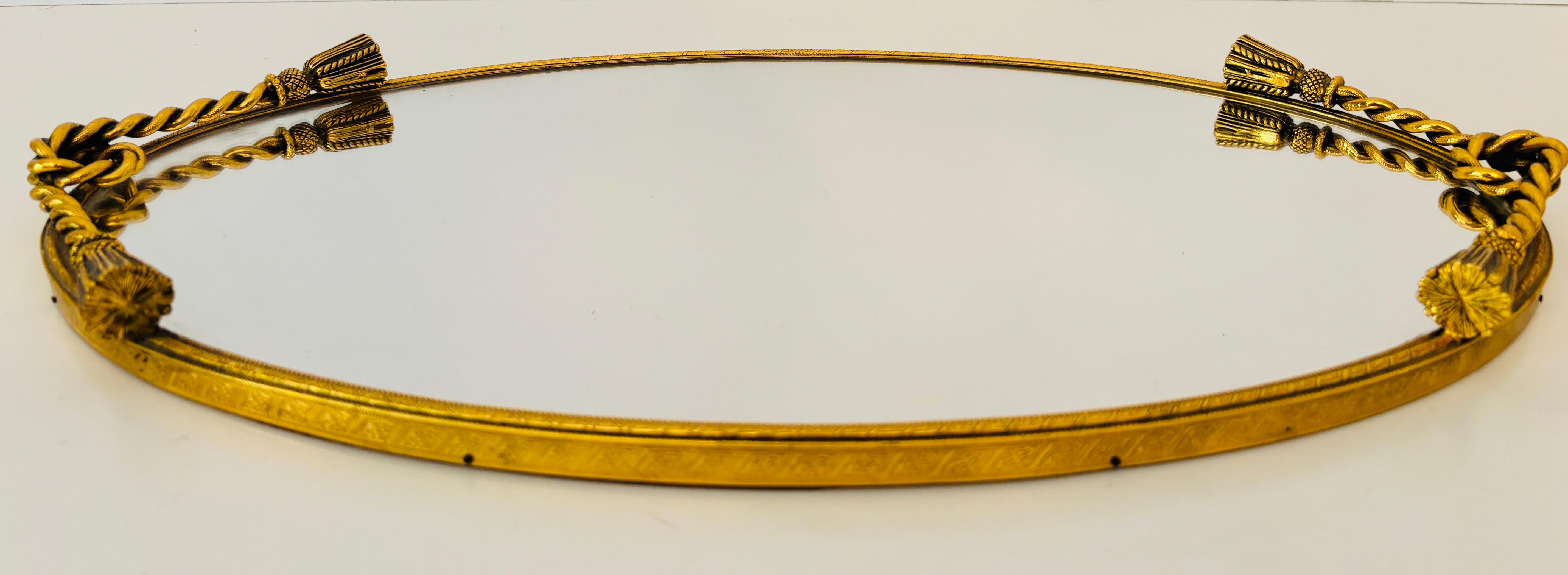 italien Plateau de toilette ovale en laiton, avec corde et glands, Hollywood Regency 1950s en vente