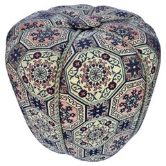 Marokkanischer Art Deco Style Pouf gepolstert in maurischem Textilgewebe Hocker