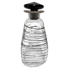 Frederick Carder for Steuben Glass Vanity Bottle Clear Crystal with Black 1920s (Bouteille de toilette en verre clair et noir)