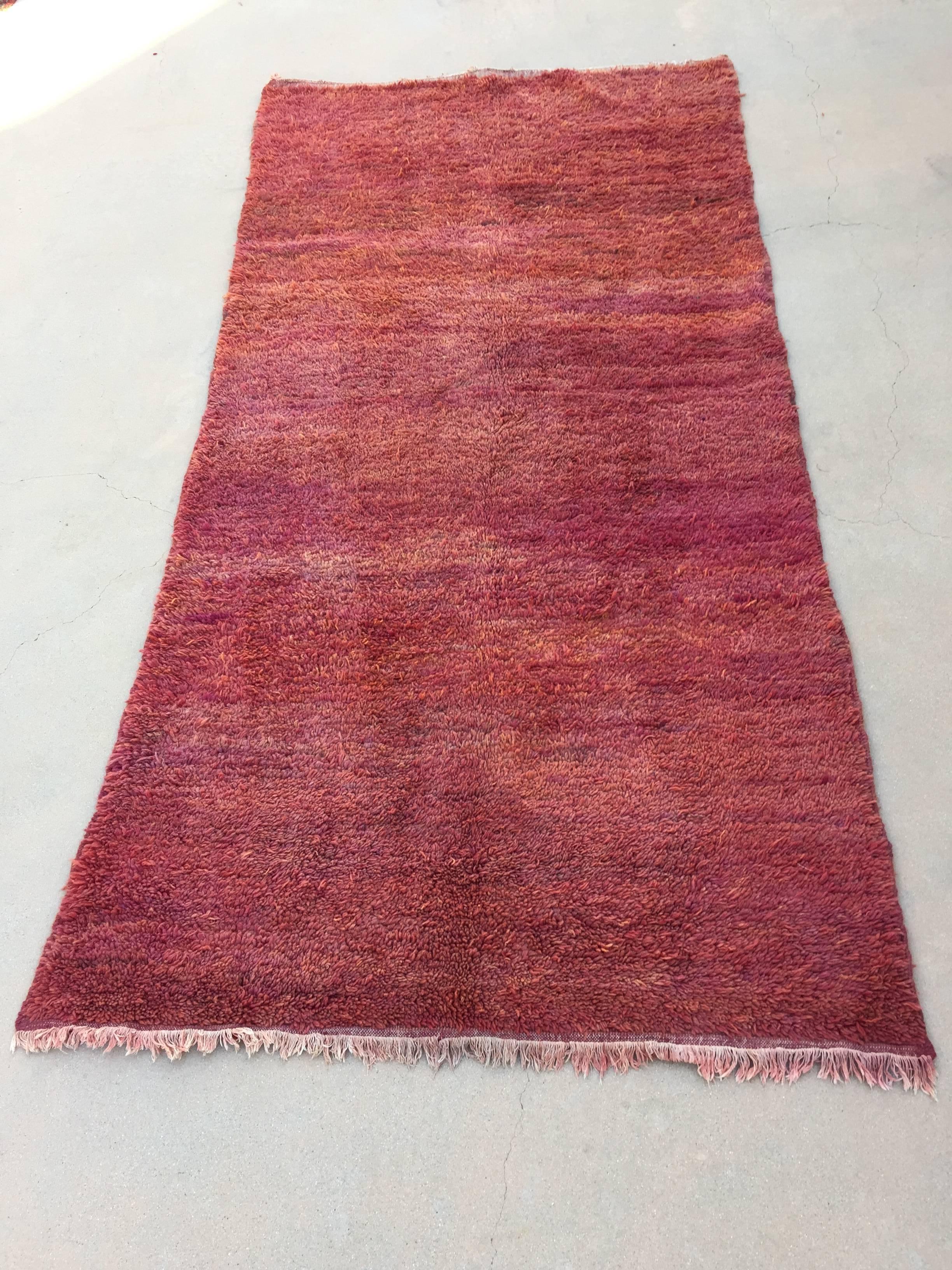 Authentique Tapis Ethnique Marocain Rouge Shaggy High Pile Wo 