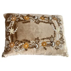 Coussin lombaire « Champagne Velvet » avec broderie florale en perles, 17 x 12 pouces