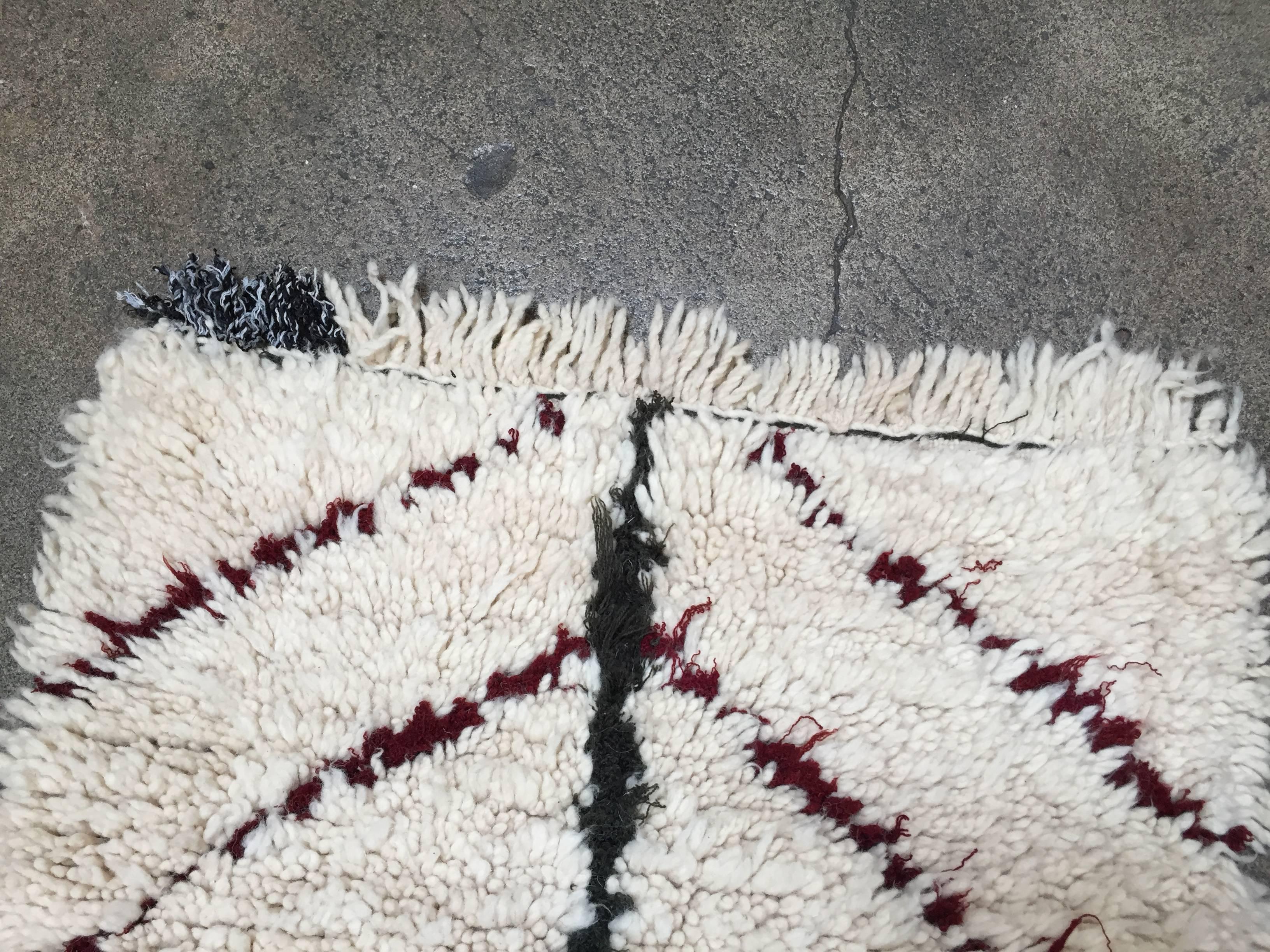 Moroccan Fluffy White Tribal Rug Runner In Excellent Condition In North Hollywood, CA