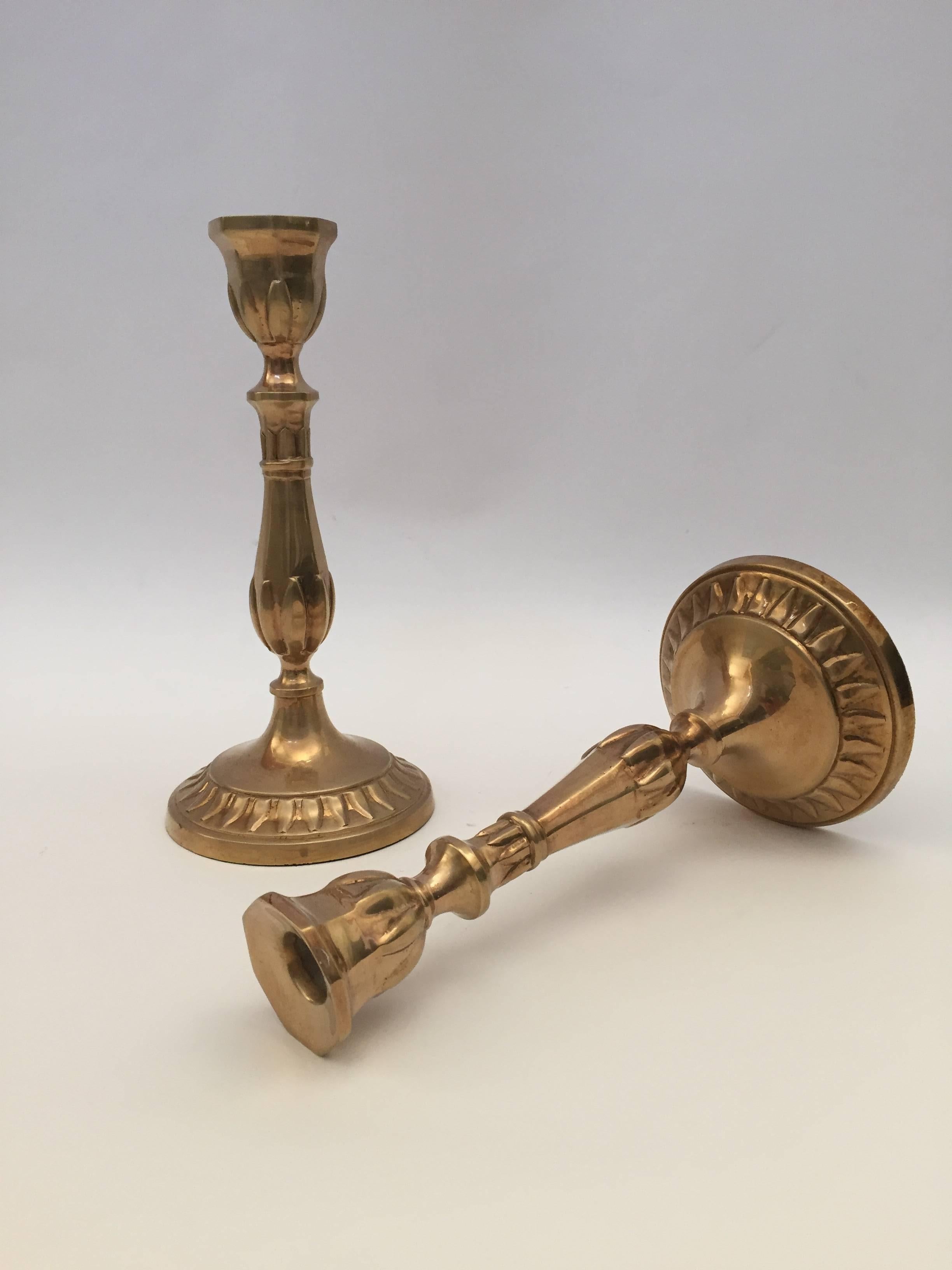 English Pair of Antique Victorian Candlesticks For Sale