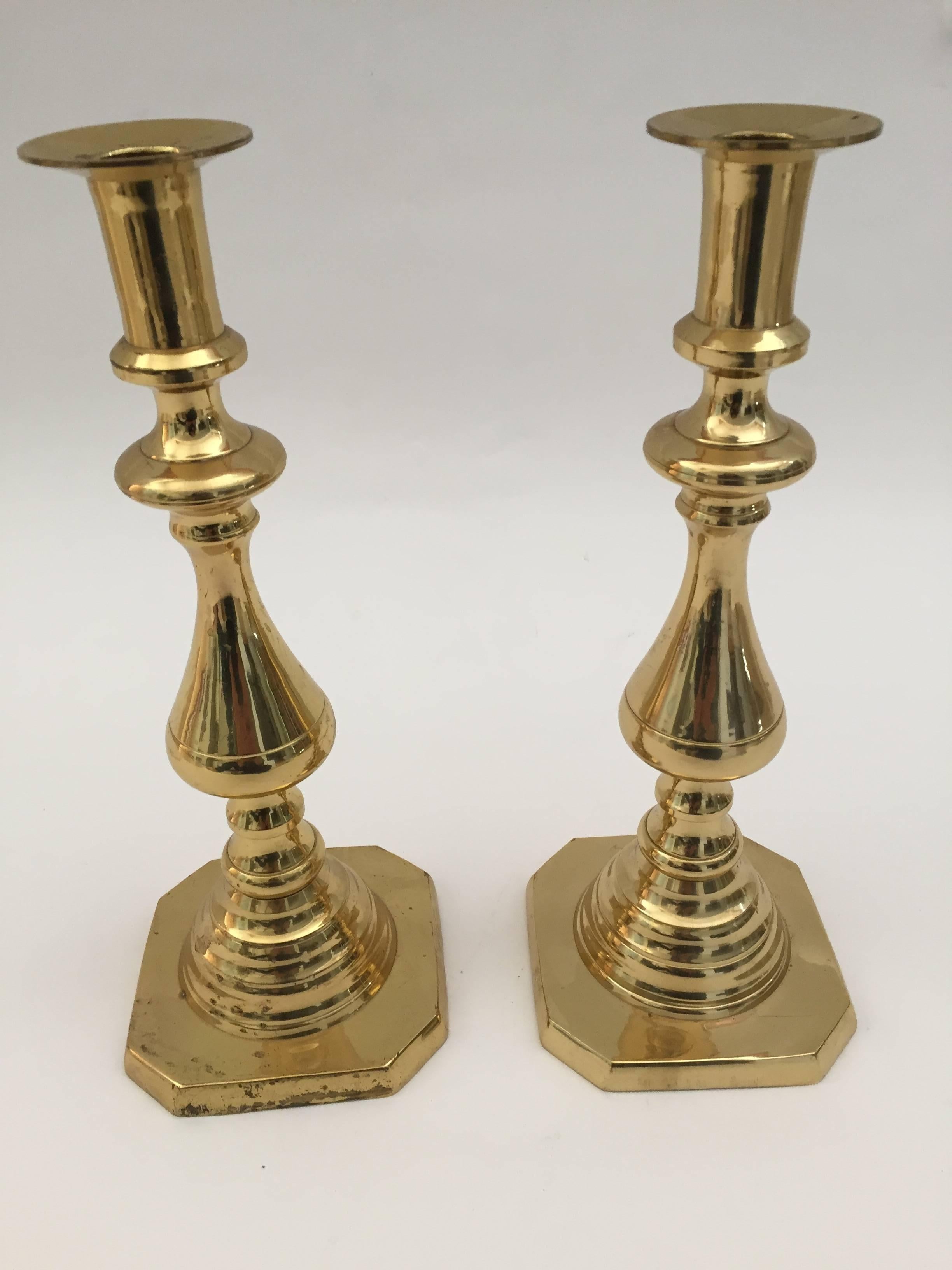 Pair of Victorian brass polished candlesticks.
Heavy solid brass with push up.
Great brass decorative art objects.
