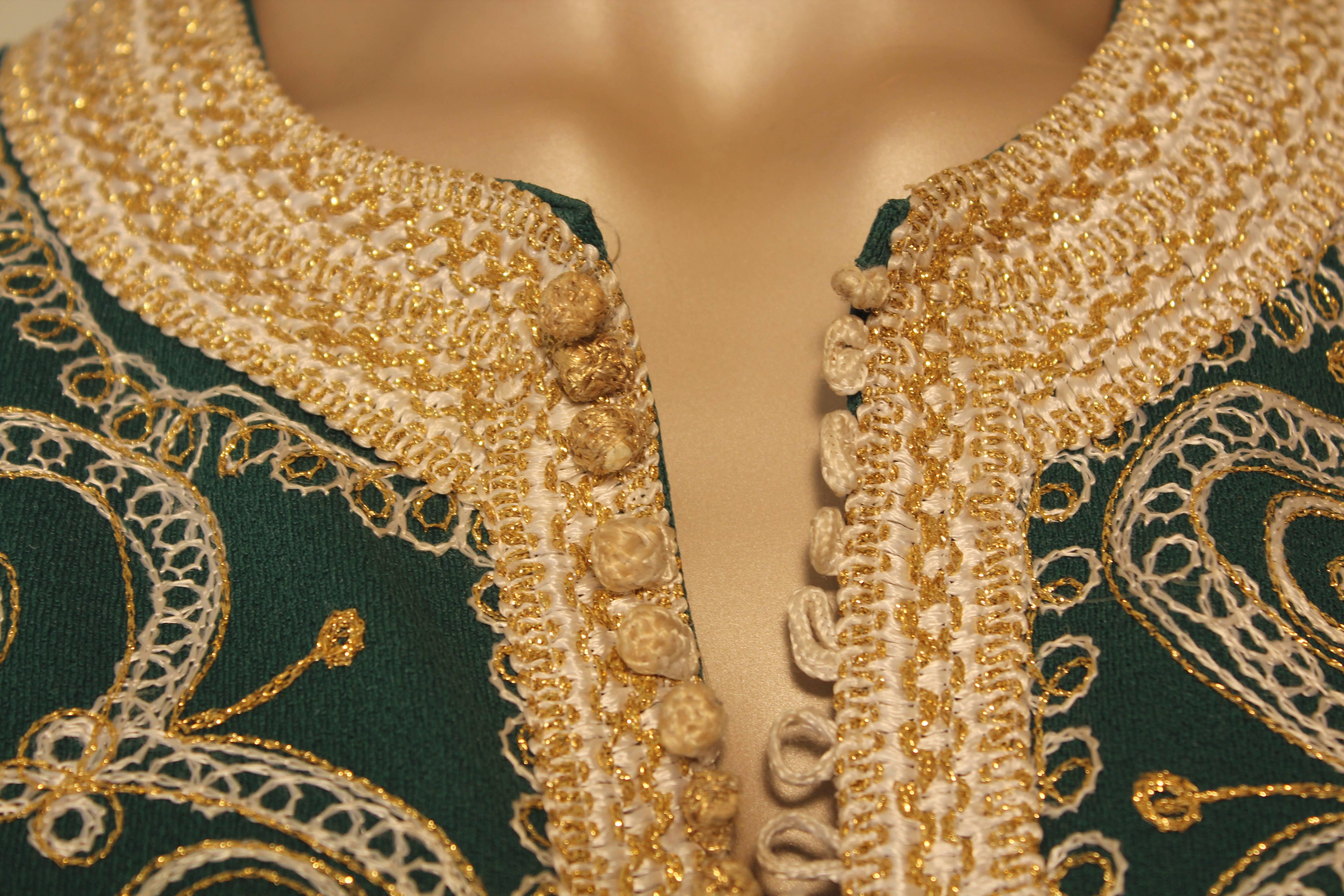 Robe longue caftan brodée verte marocaine caftan taille M Bon état - En vente à North Hollywood, CA