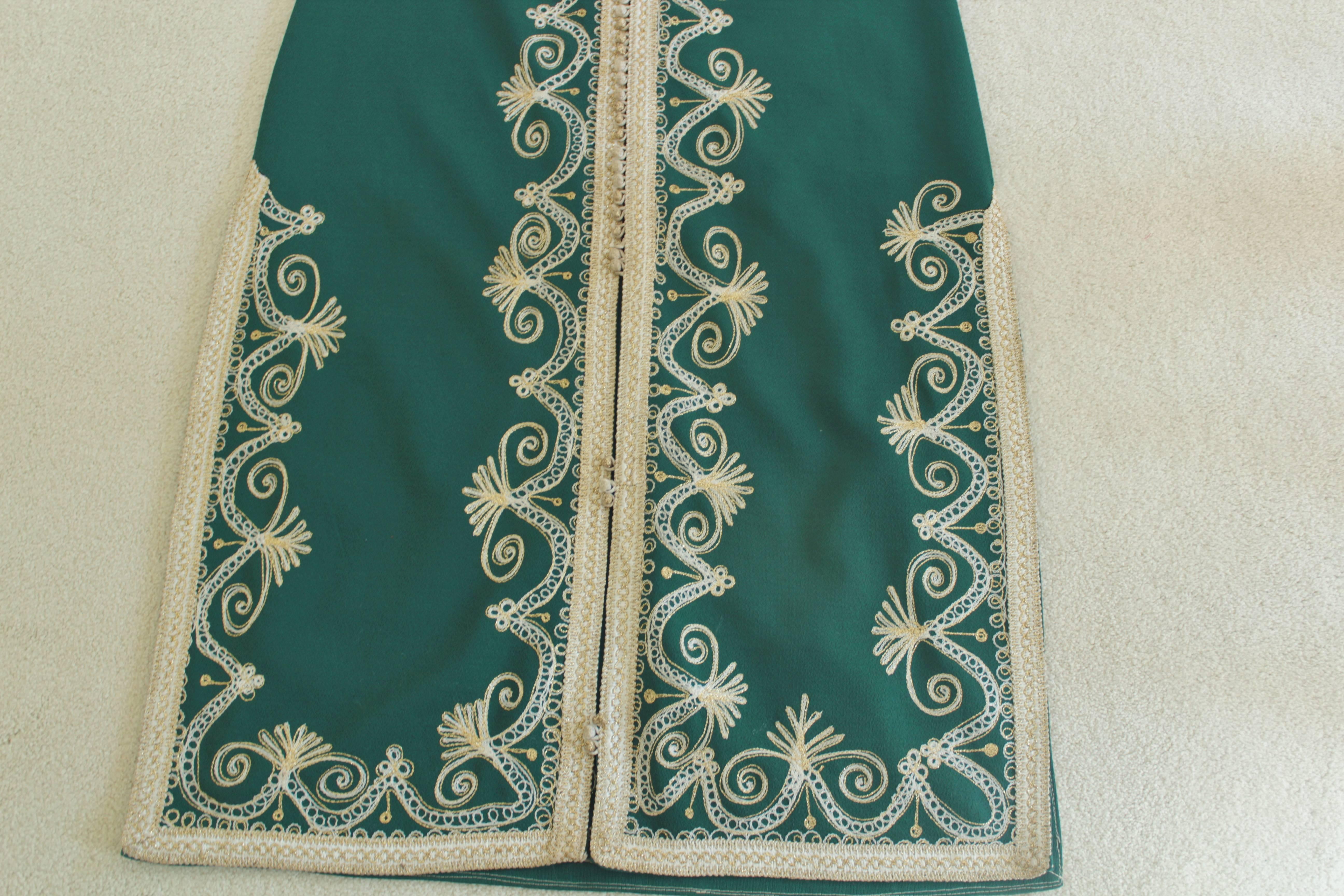 Fabric Moroccan Green Embroidered Caftan Maxi Dress Kaftan Size M For Sale