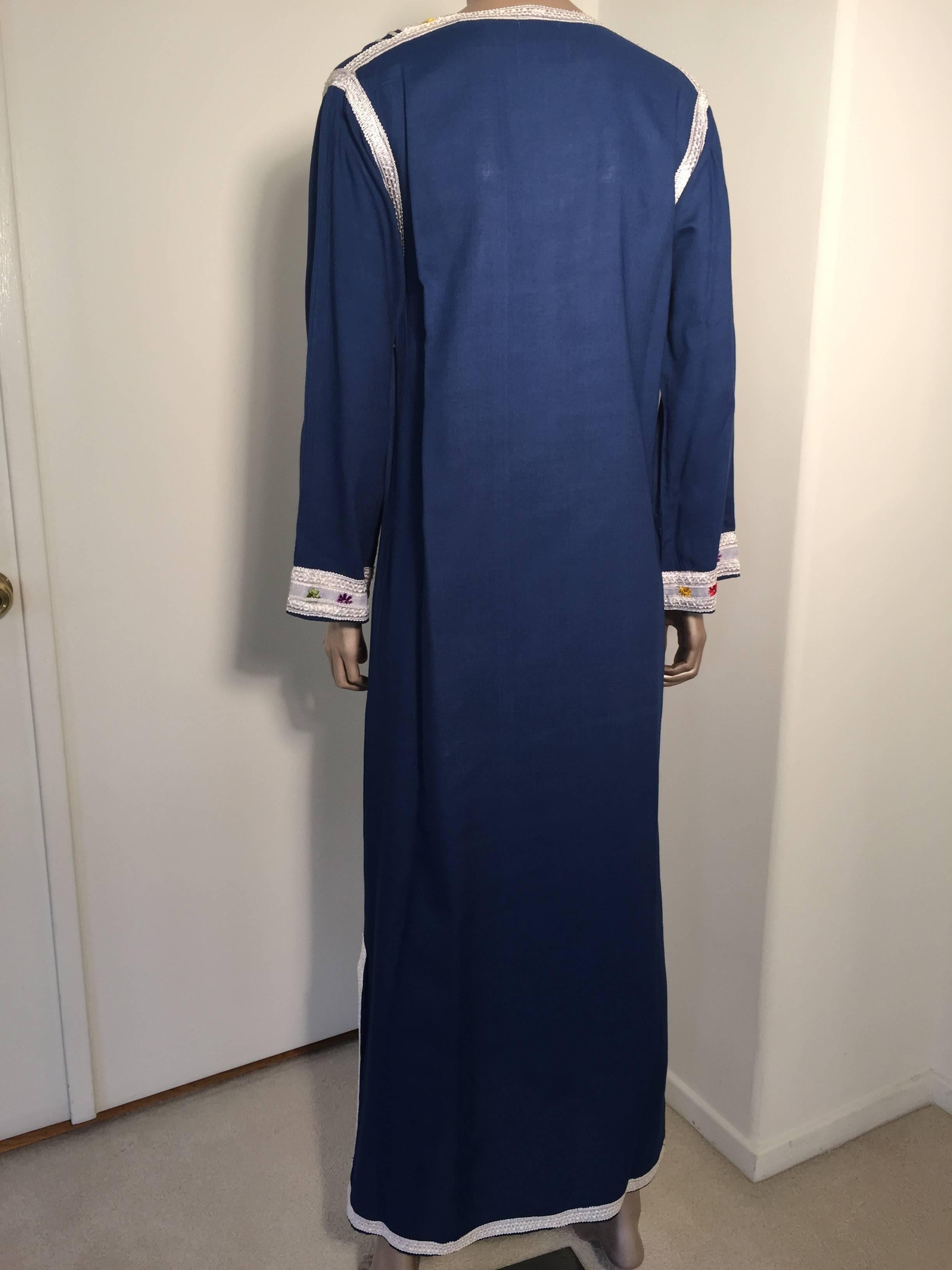 Moroccan Vintage Blue Caftan, 1970 Maxi Dress Kaftan by Glenn Boston Size M In Good Condition For Sale In North Hollywood, CA