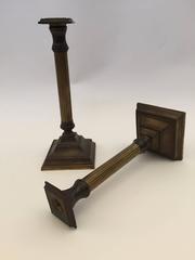 Paar Messing-Kerzenleuchter im Stil von George III.