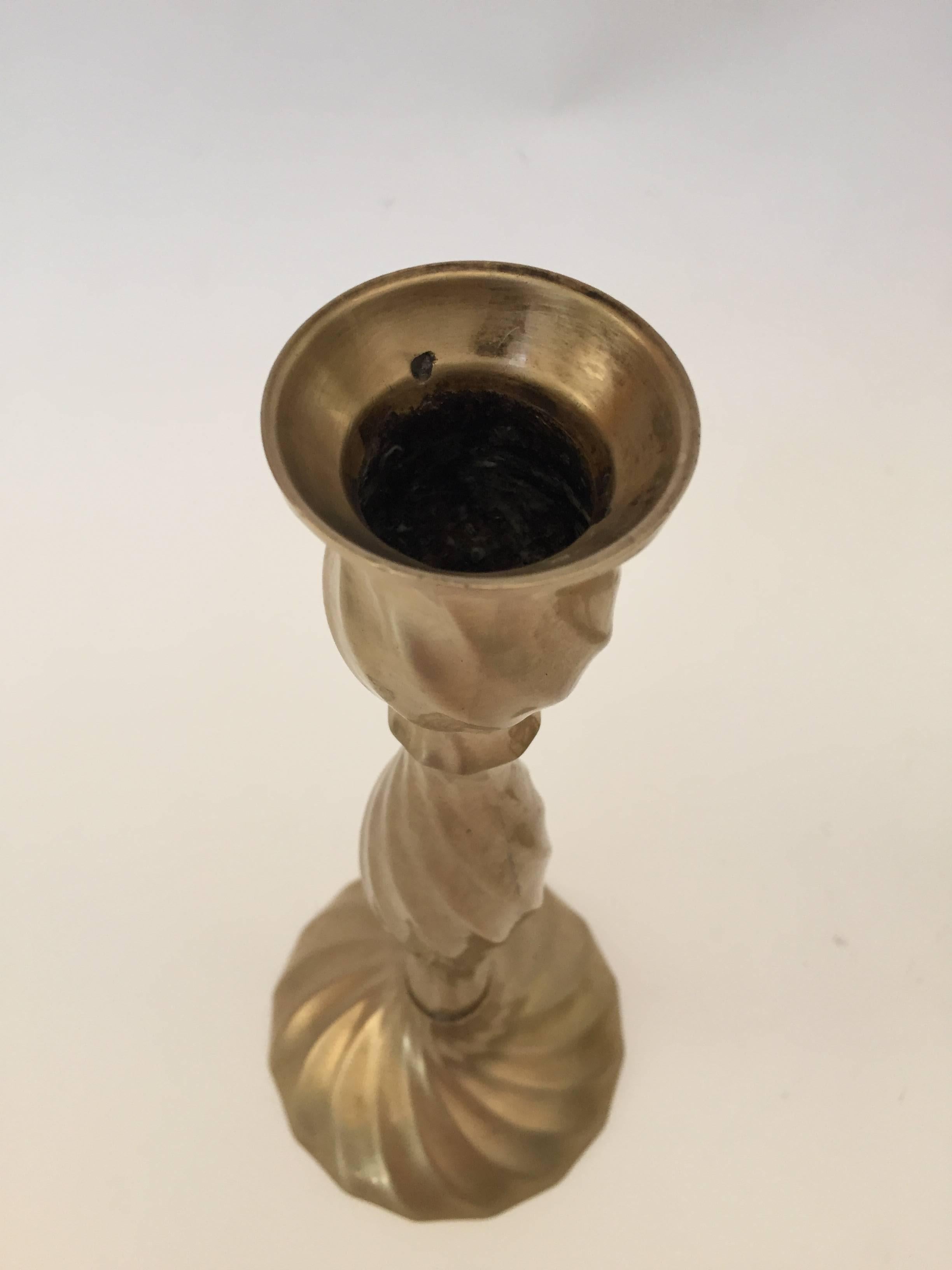 Four English Brass Swirl Base Candlesticks In Excellent Condition In North Hollywood, CA