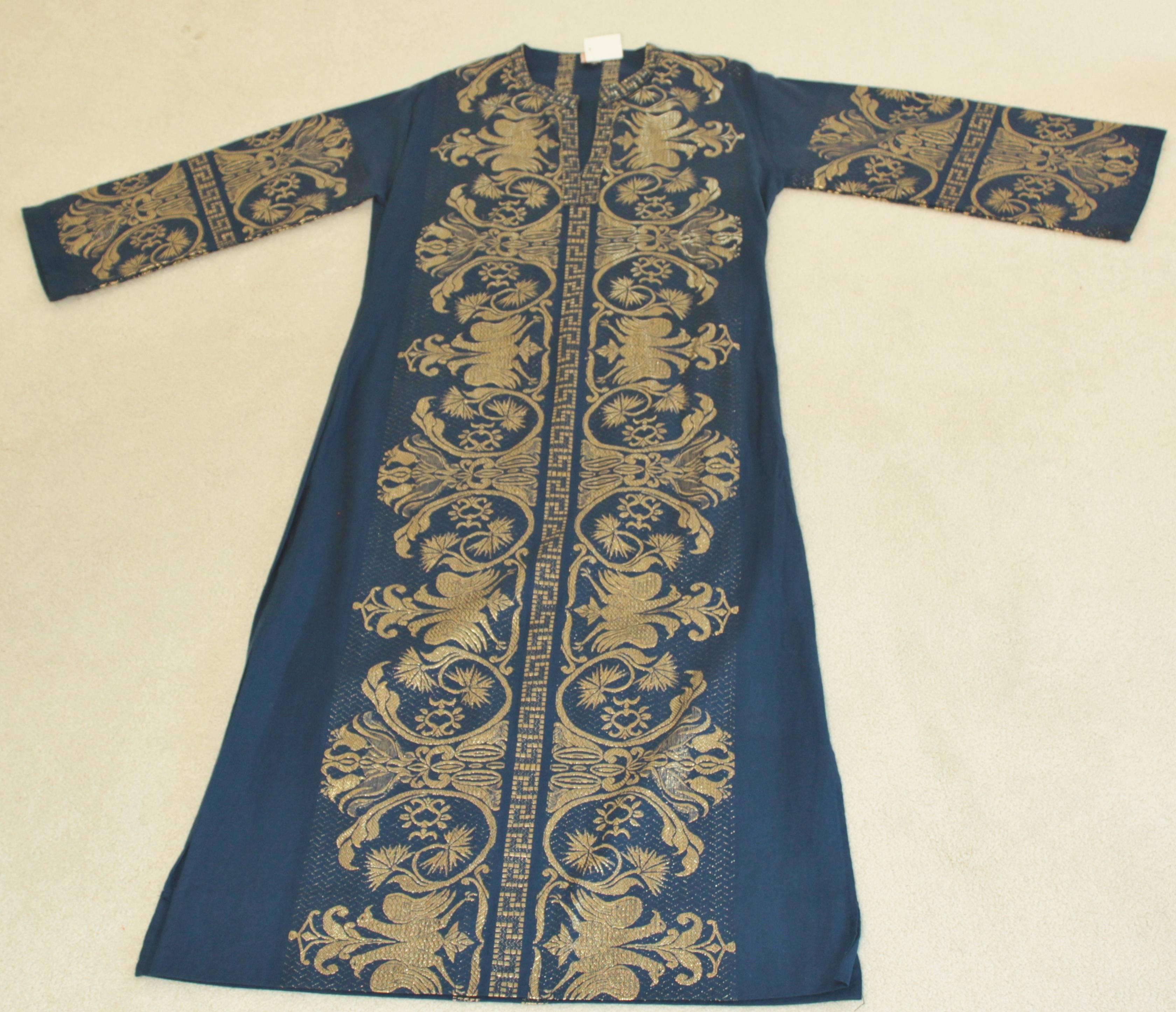 1970s Blue and Gold Brocade Caftan Maxi Dress Kaftan Long Sleeves Size M In Excellent Condition In North Hollywood, CA