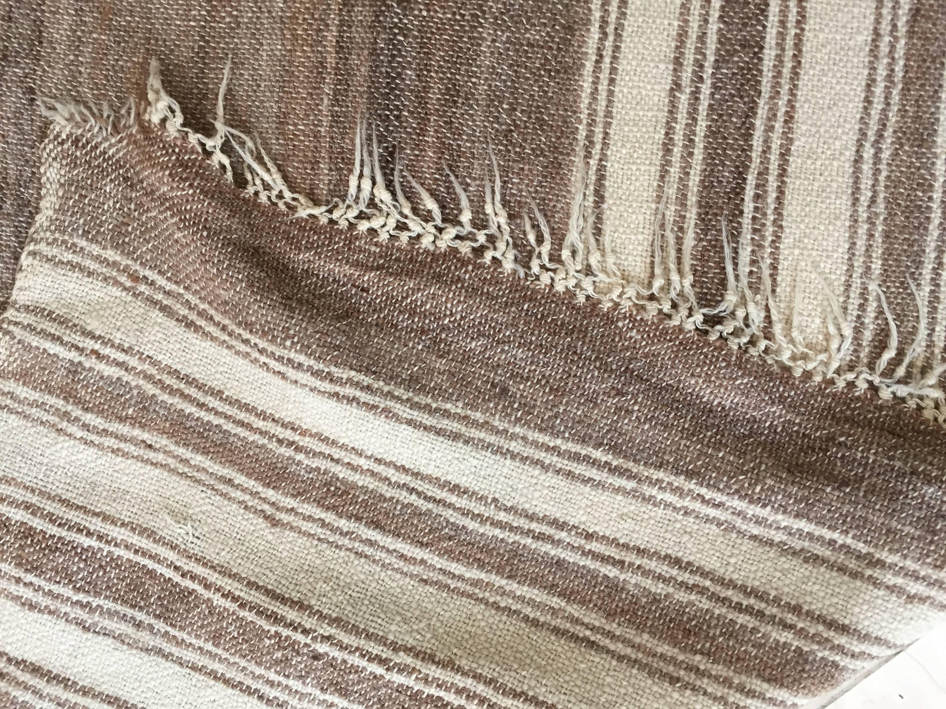 1960er Jahre Marokkanisches Vintage-Flachgewebe Brown Textil im Zustand „Gut“ im Angebot in North Hollywood, CA
