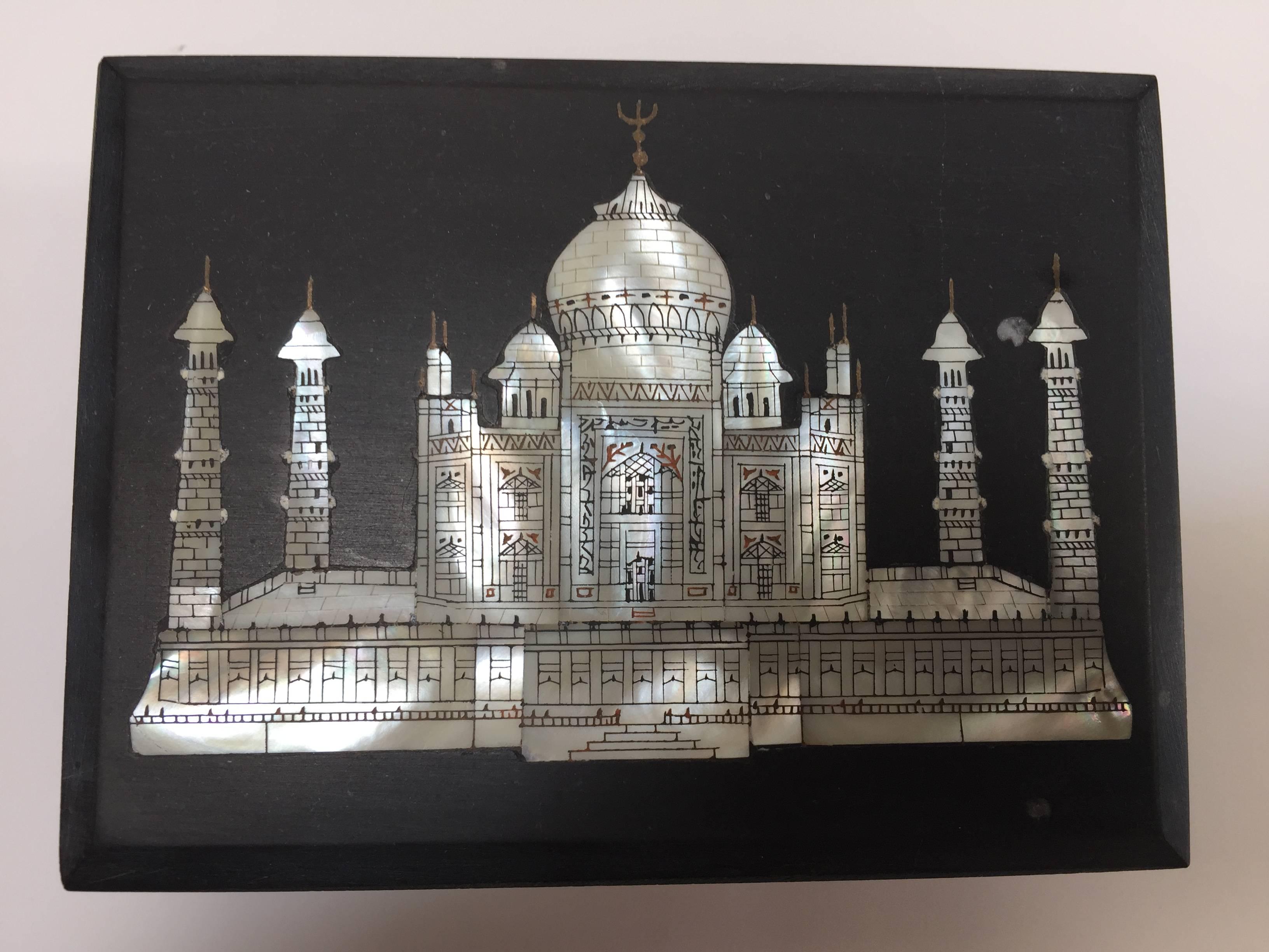 Onyx Black Box with Pietra Dura of the Taj Mahal Inlays 1