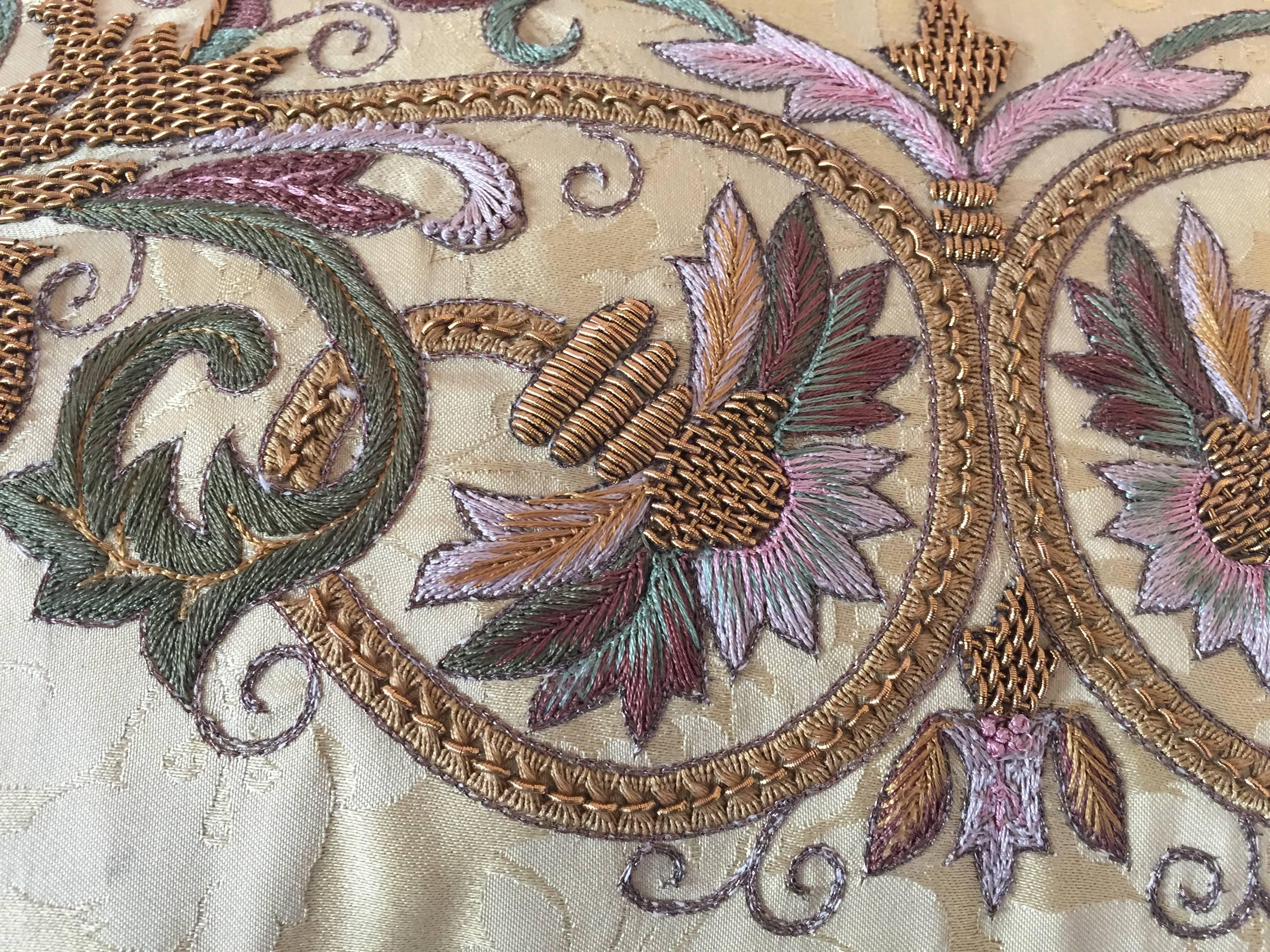 Gorgeous Designer Embroidered Pair of Gold Throw Pillows In Excellent Condition In North Hollywood, CA