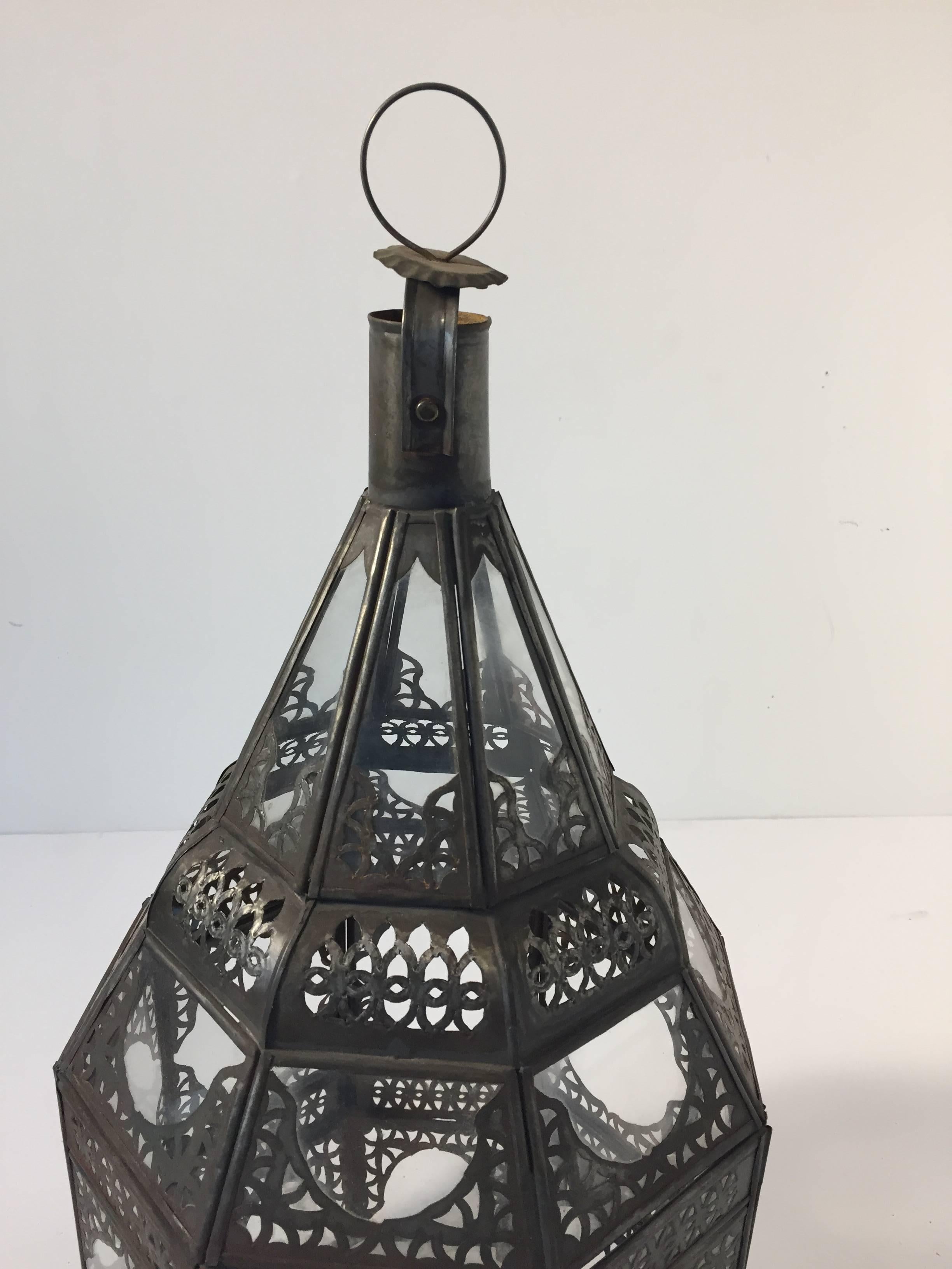 Moroccan Moorish Metal and Clear Glass Candle Lantern In Excellent Condition For Sale In North Hollywood, CA