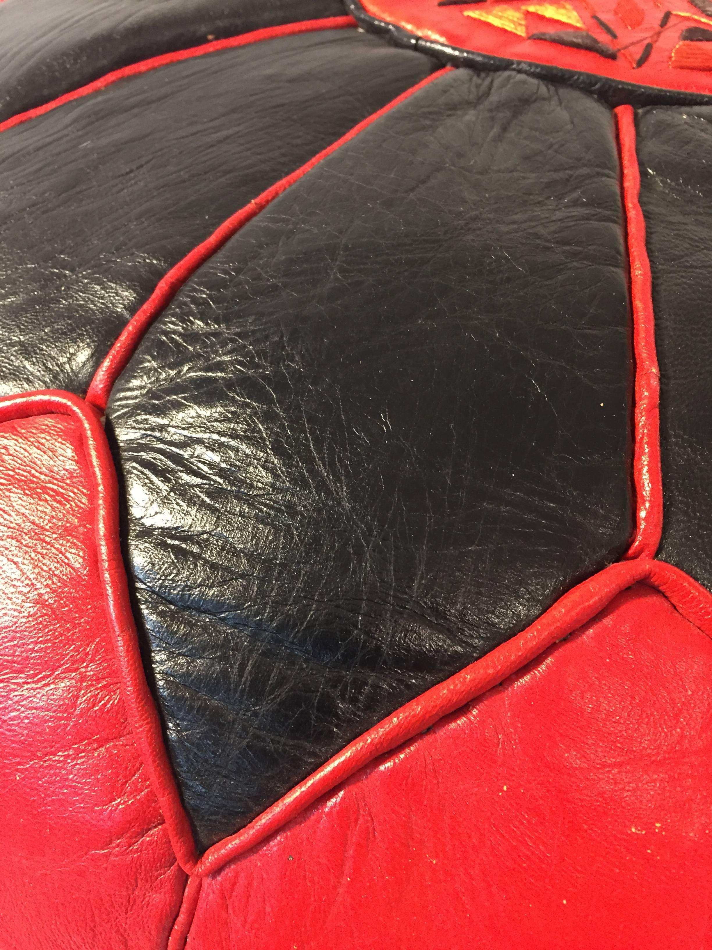 Moroccan Vintage Round Leather Pouf Red and Black In Good Condition In North Hollywood, CA