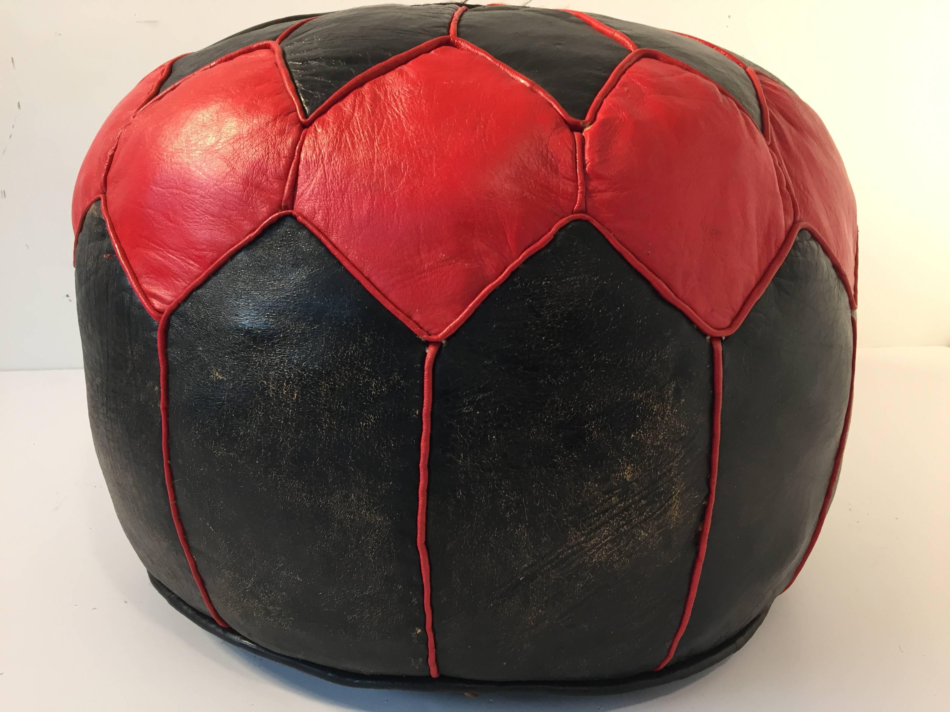 Moroccan Vintage Round Leather Pouf Red and Black (Volkskunst)
