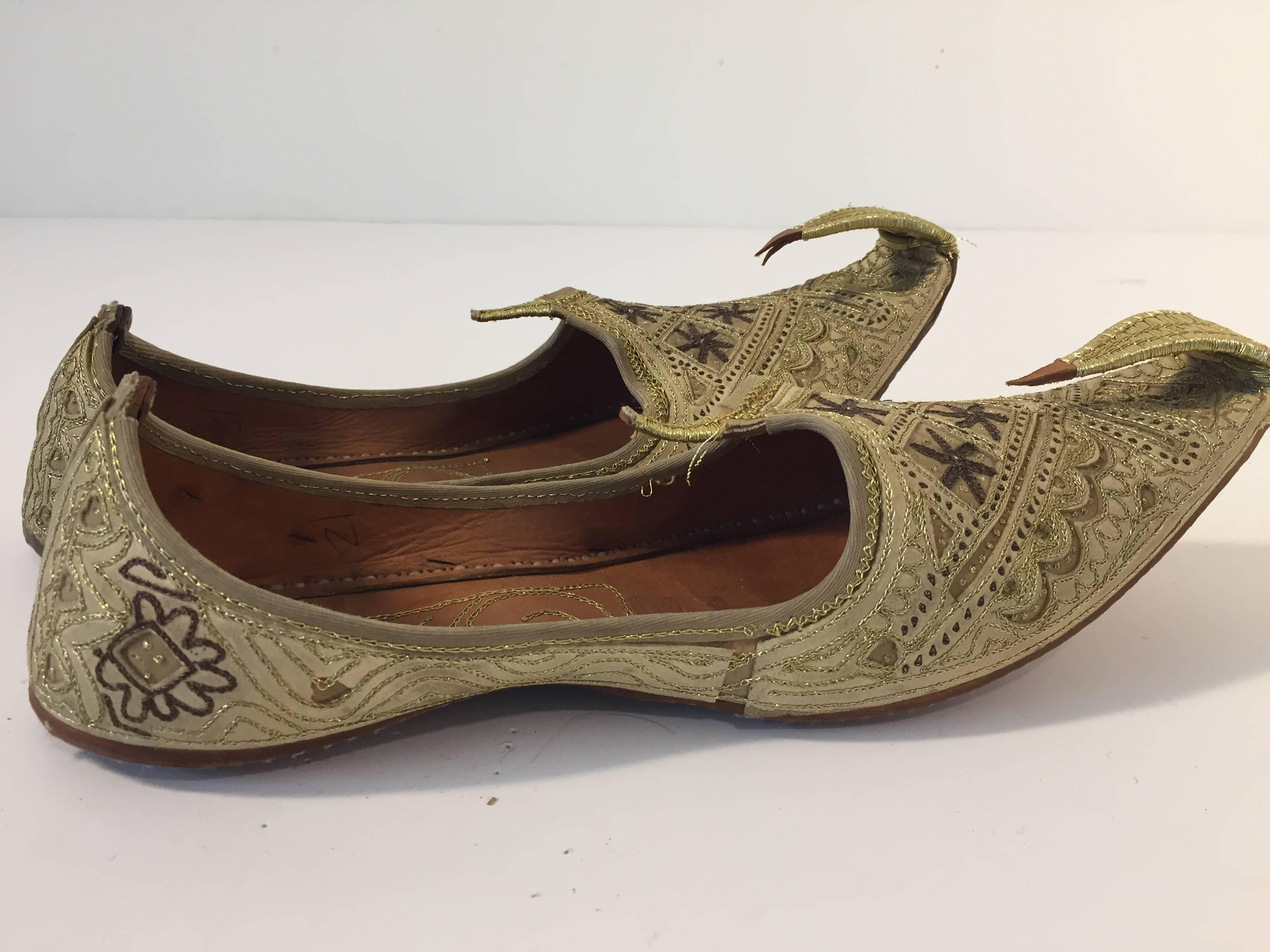 Handcrafted Moorish Arabian Embroidered Slippers Shoes In Good Condition In North Hollywood, CA