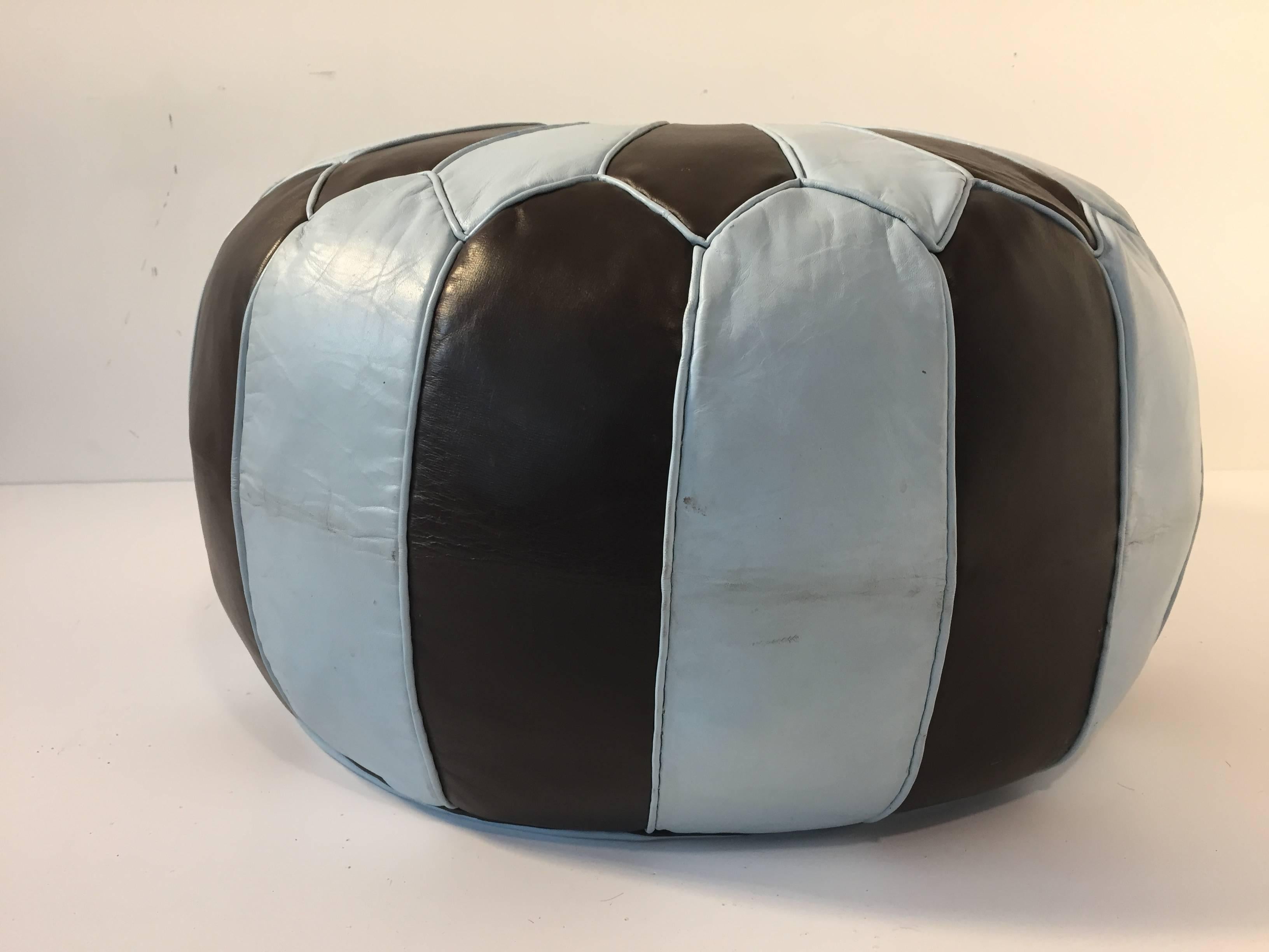 Cuir Pouf rond marocain en cuir, fabriqué à la main à Marrakech en vente