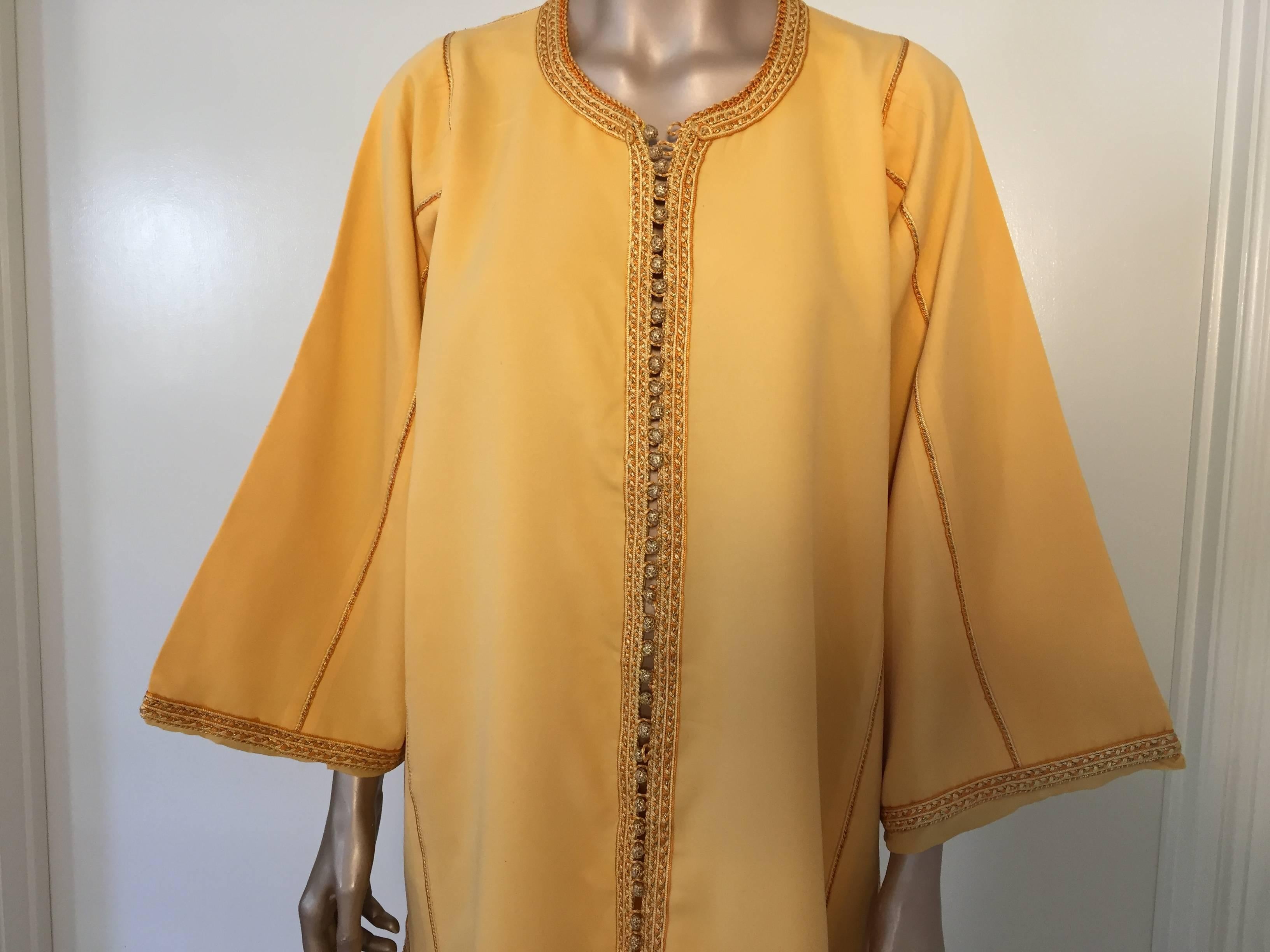 Hand-Crafted Moroccan Vintage Yellow Gold Gentlemen Caftan For Sale