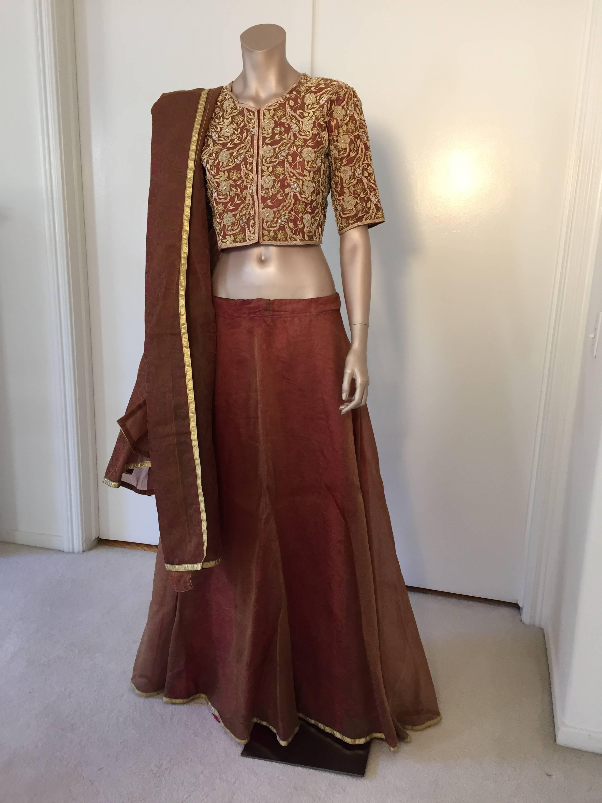20ième siècle Robe de créateur Sari vintage en soie brodée et perlée, Inde en vente