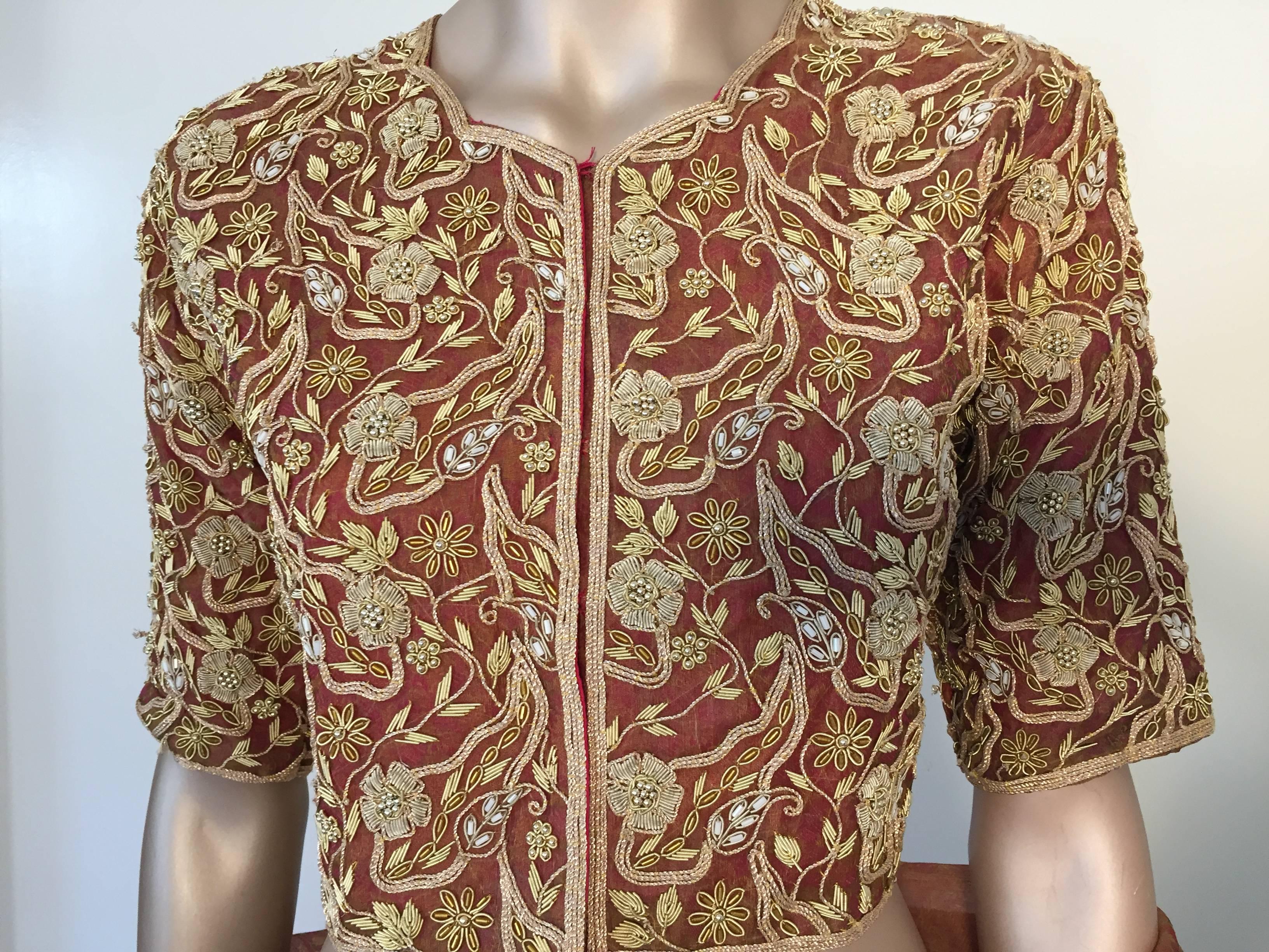 Indien Robe de créateur Sari vintage en soie brodée et perlée, Inde en vente