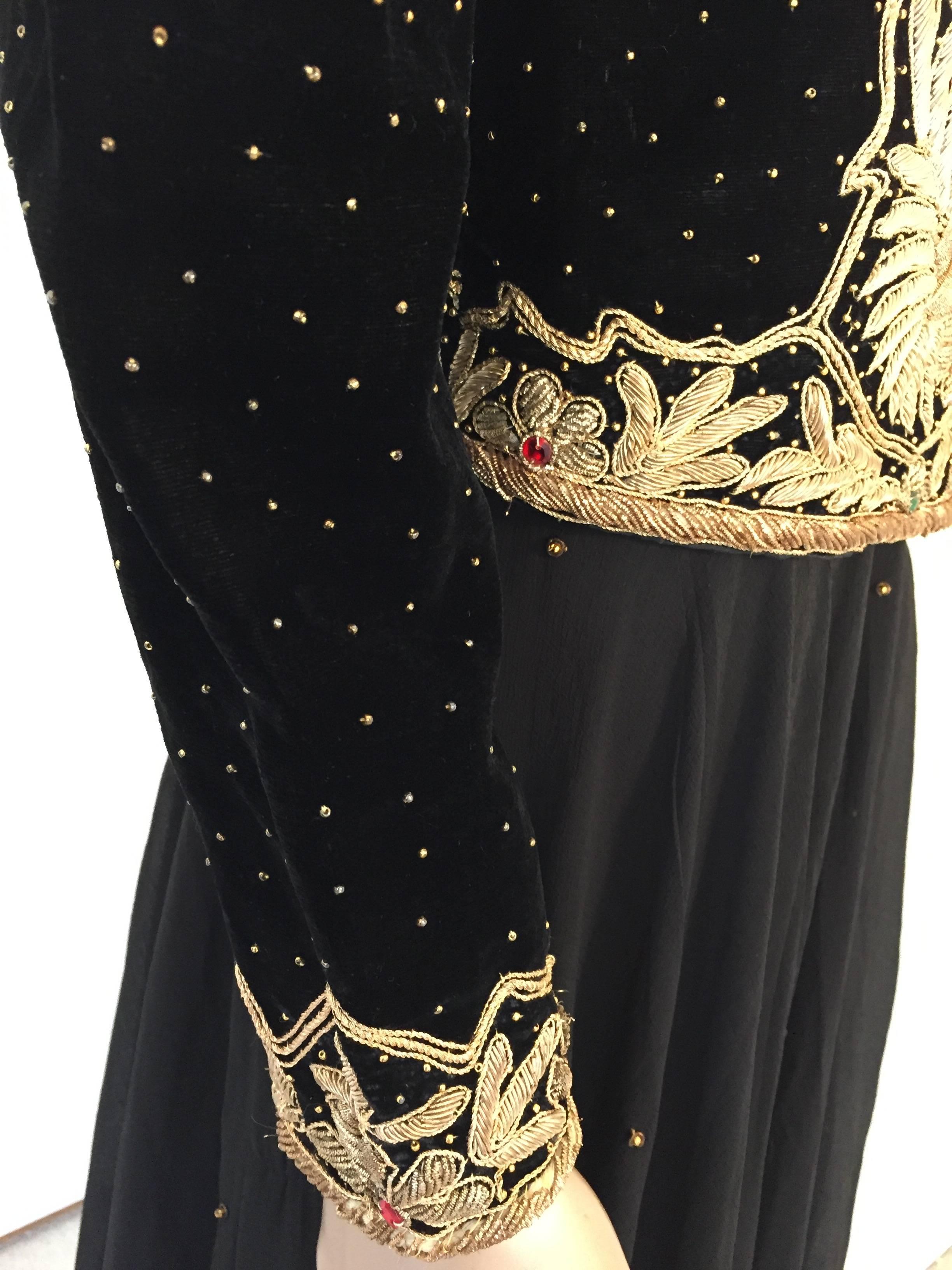 Vintage Embroidered Velvet Evening Two Pieces Gown Vest Skirt and Shawl For Sale 1