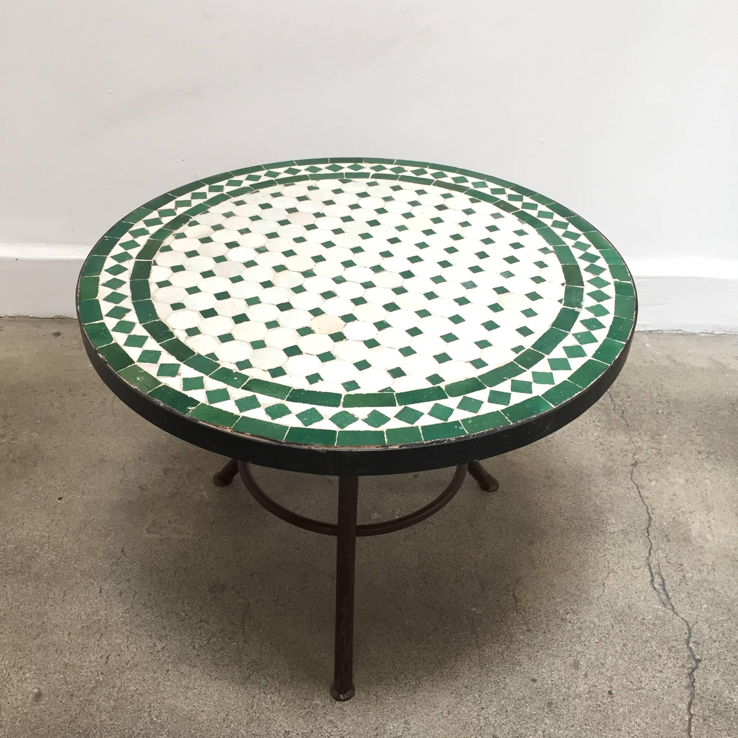 Moroccan Mosaic Tile Outdoor Side Table on Low Iron Base Green and White In Good Condition In North Hollywood, CA