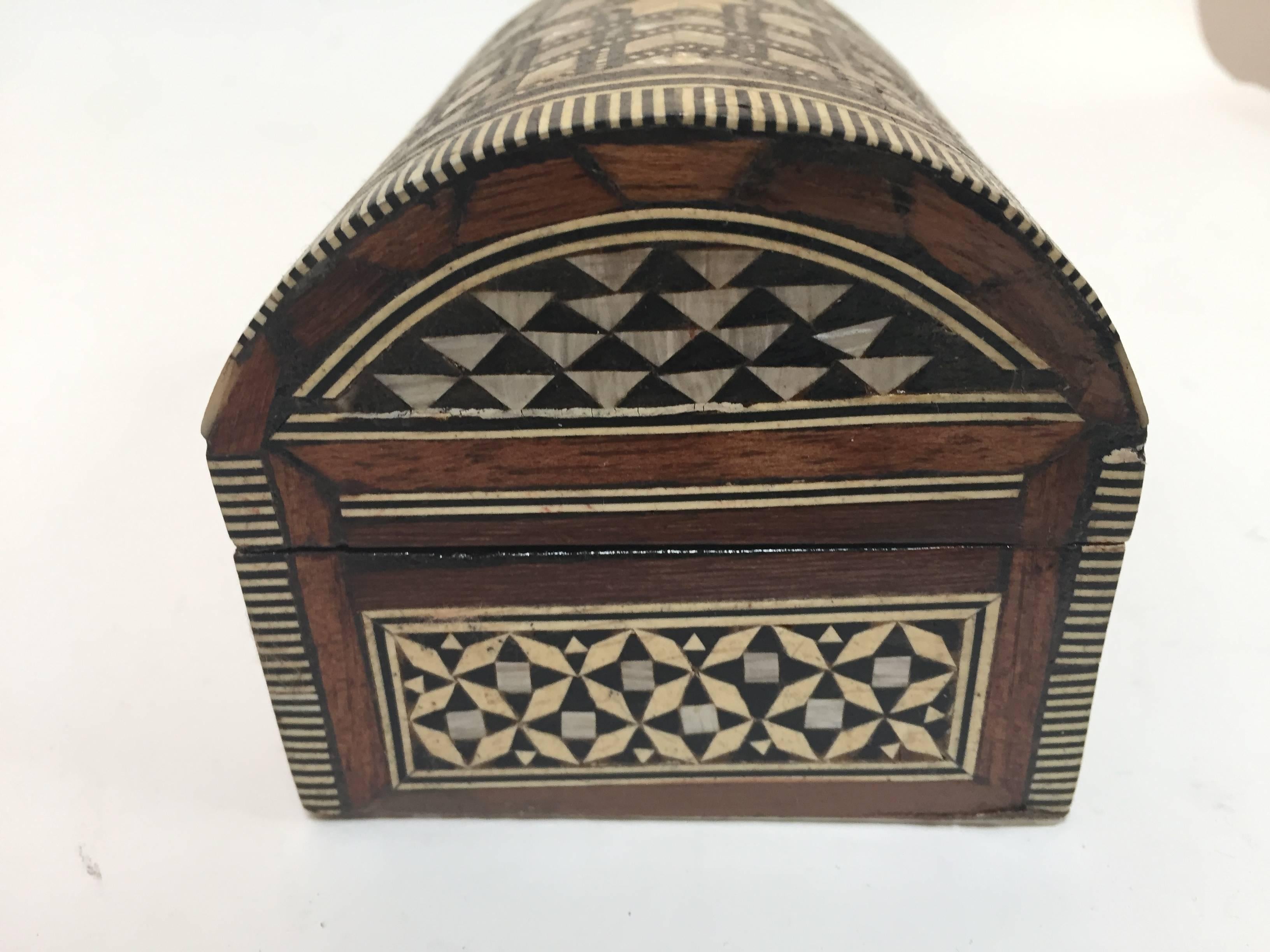 Hand-Crafted Middle Eastern Syrian Mother-of-Pearl Inlaid Jewelry Box
