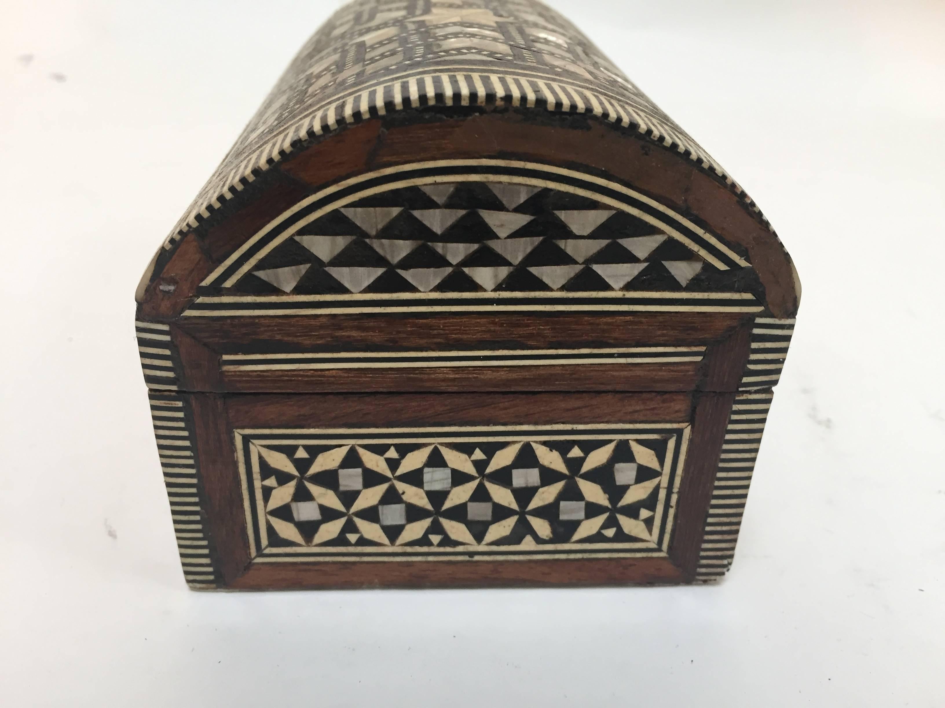 20th Century Middle Eastern Syrian Mother-of-Pearl Inlaid Jewelry Box