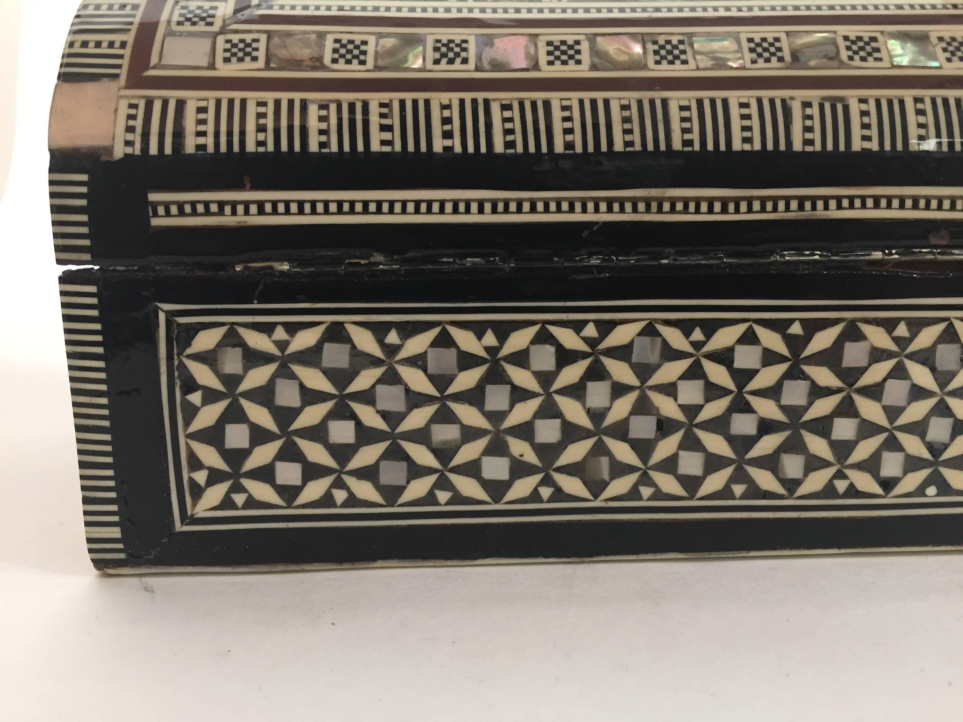 20th Century Handcrafted Middle Eastern Syrian Mother-of-Pearl Jewelry Box
