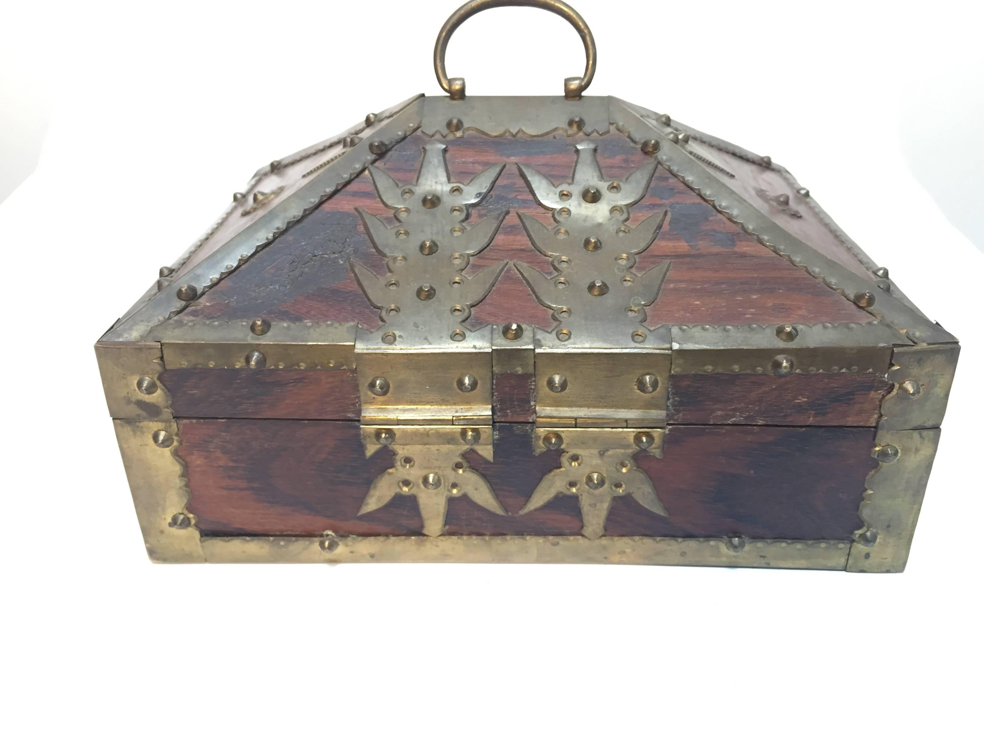 Agra Ethnic Indian Decorative Jewelry Box with Brass, Kerala Nettur Petti For Sale