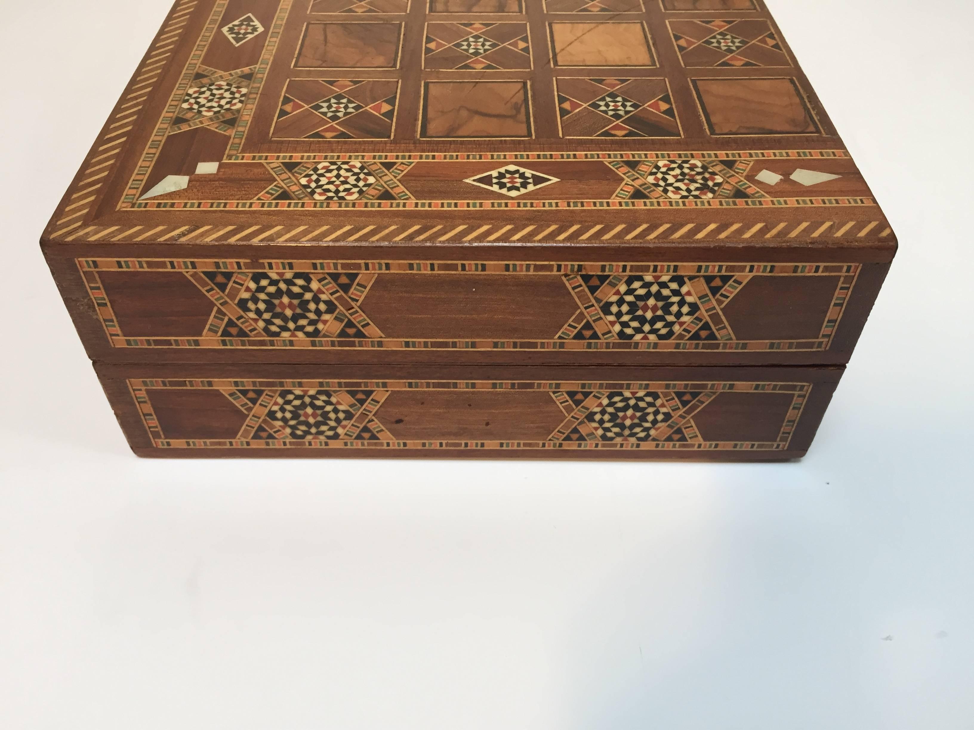 Moorish Mosaic Syrian Backgammon and Chess Wooden Inlaid Marquetry Box Game