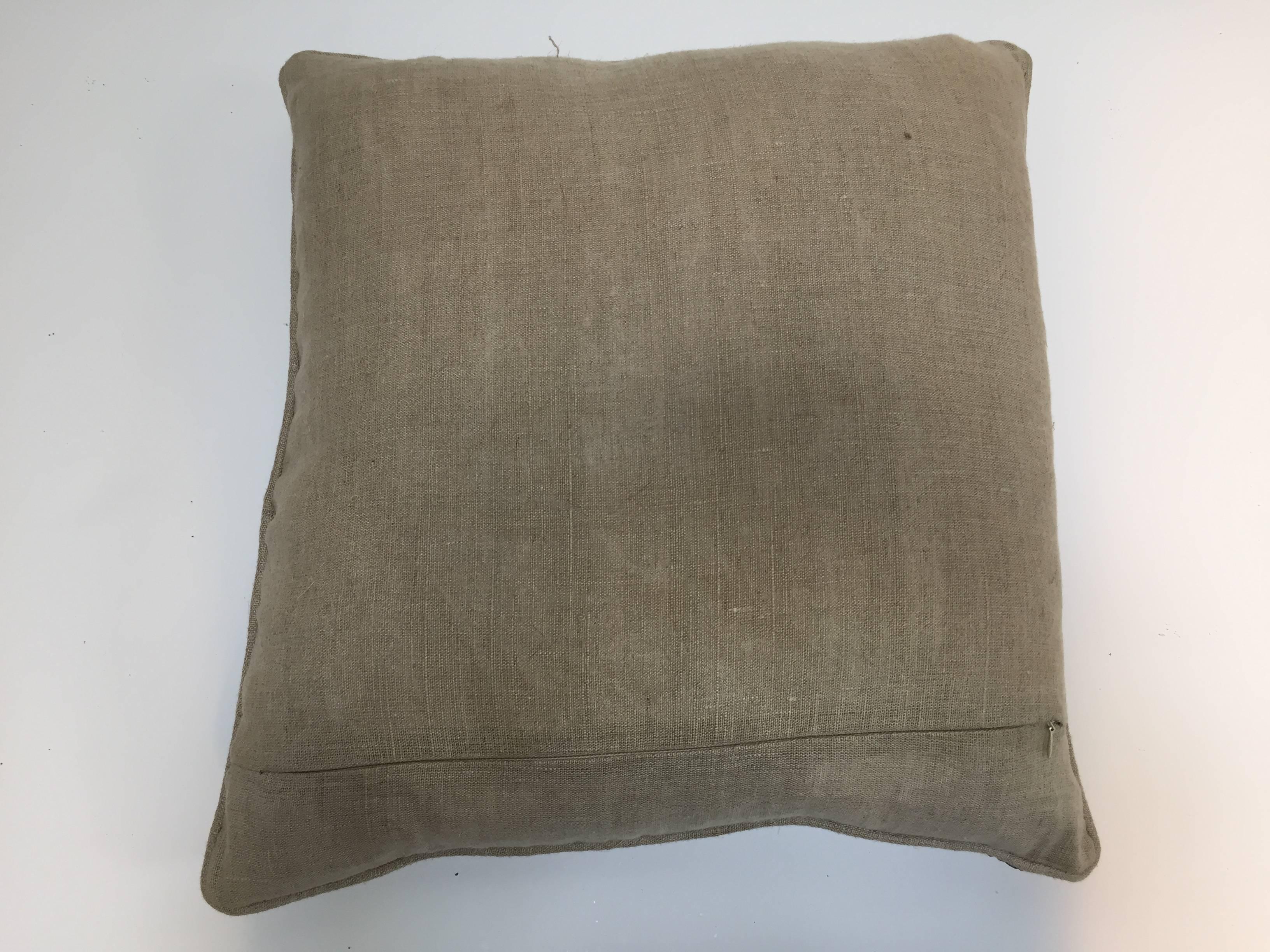 Accent Pillow Embroidered with Moorish Metallic Threads Design In Good Condition In North Hollywood, CA