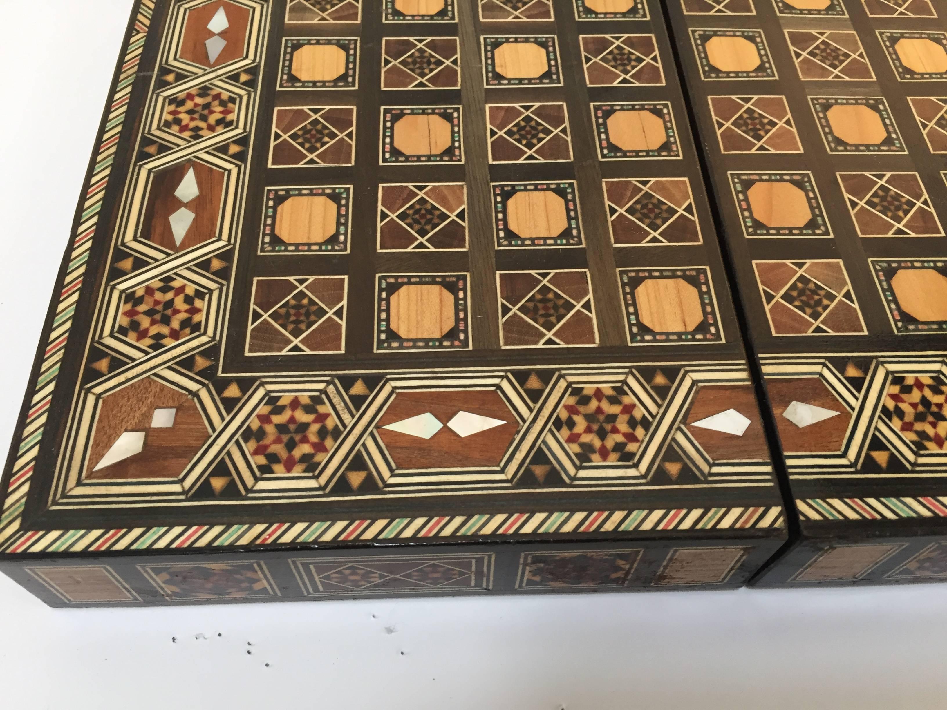 Syrian Inlaid Mosaic Backgammon and Chess Game Box In Good Condition In North Hollywood, CA