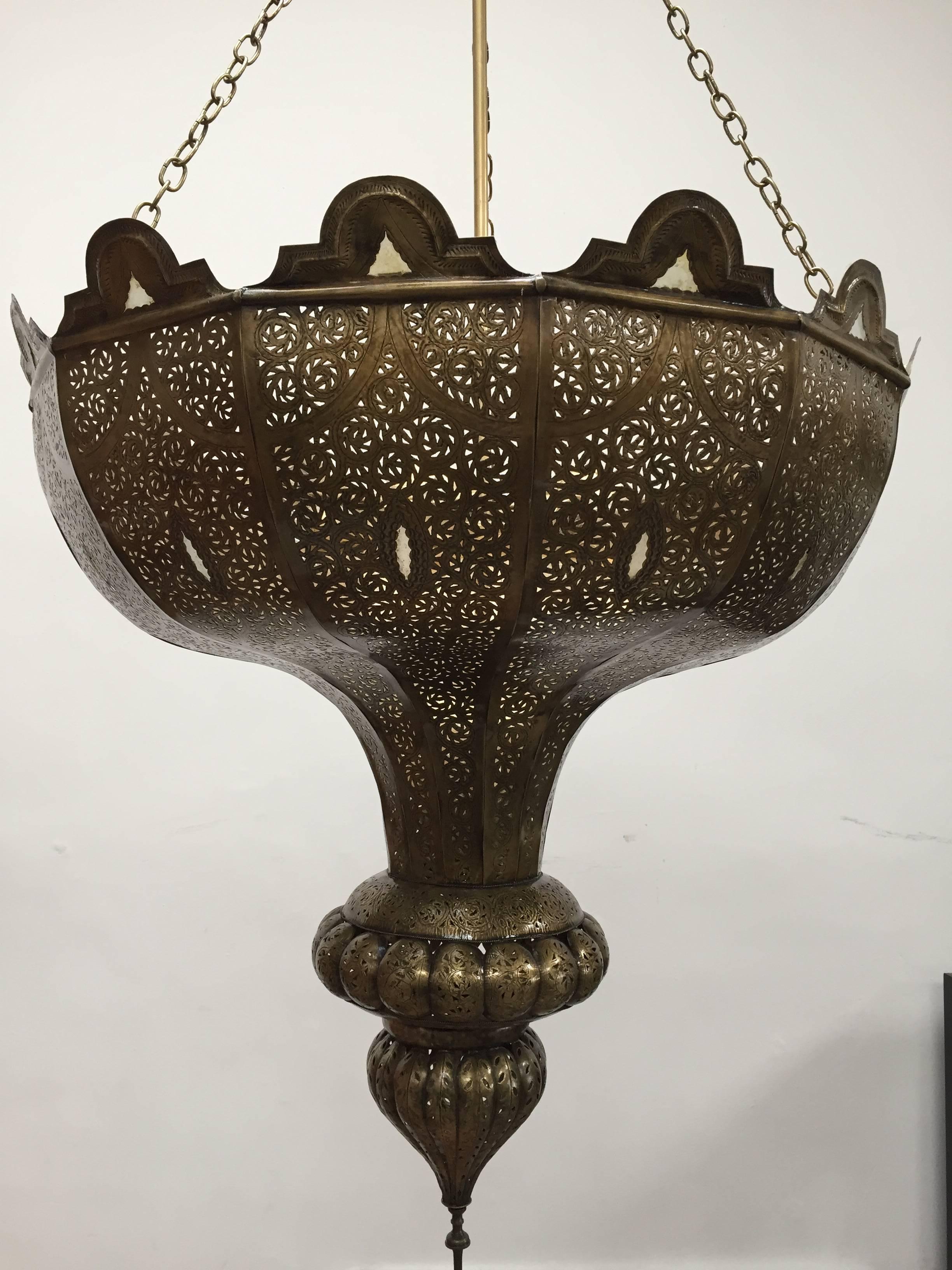 Moroccan Brass Moorish Chandelier in Alberto Pinto Style For Sale 2