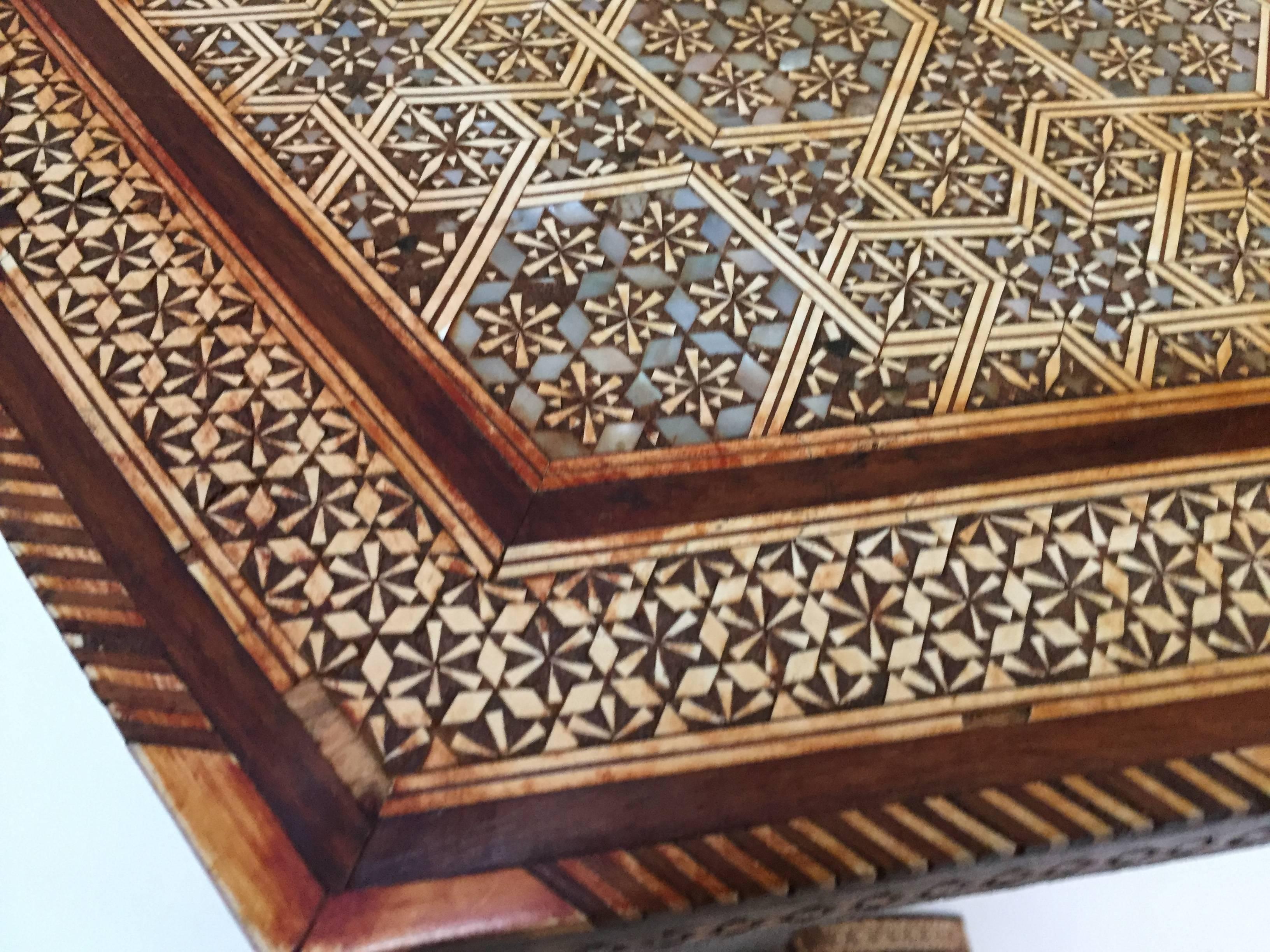Egyptian Moorish Octagonal Side Tilt-Top Inlaid Table In Distressed Condition In North Hollywood, CA