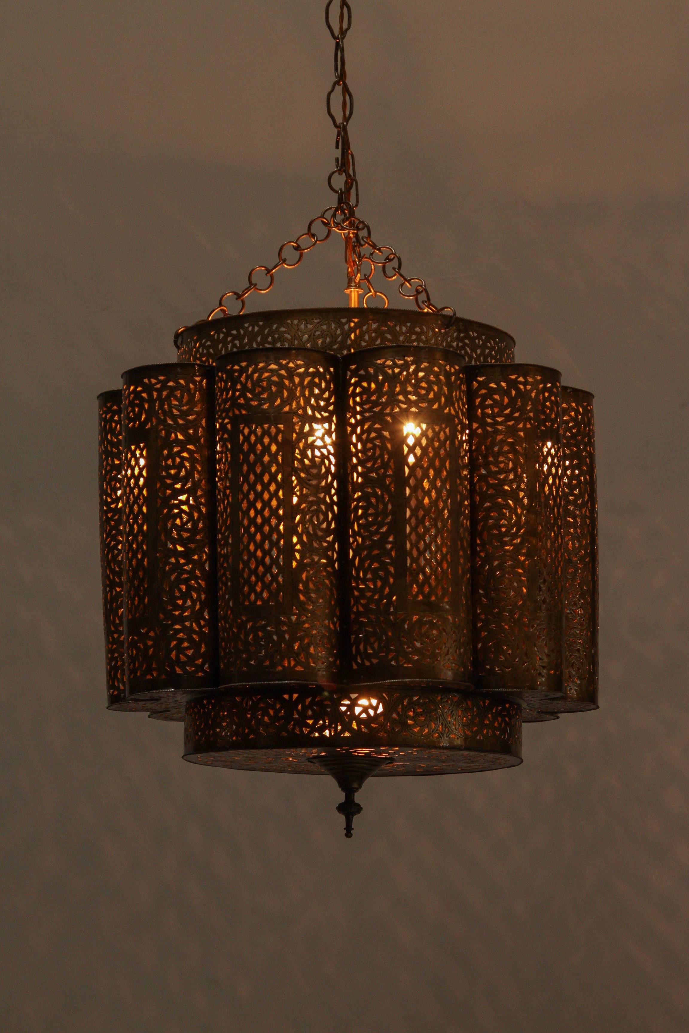 Large Brass Moroccan Chandelier in Alberto Pinto Style 1