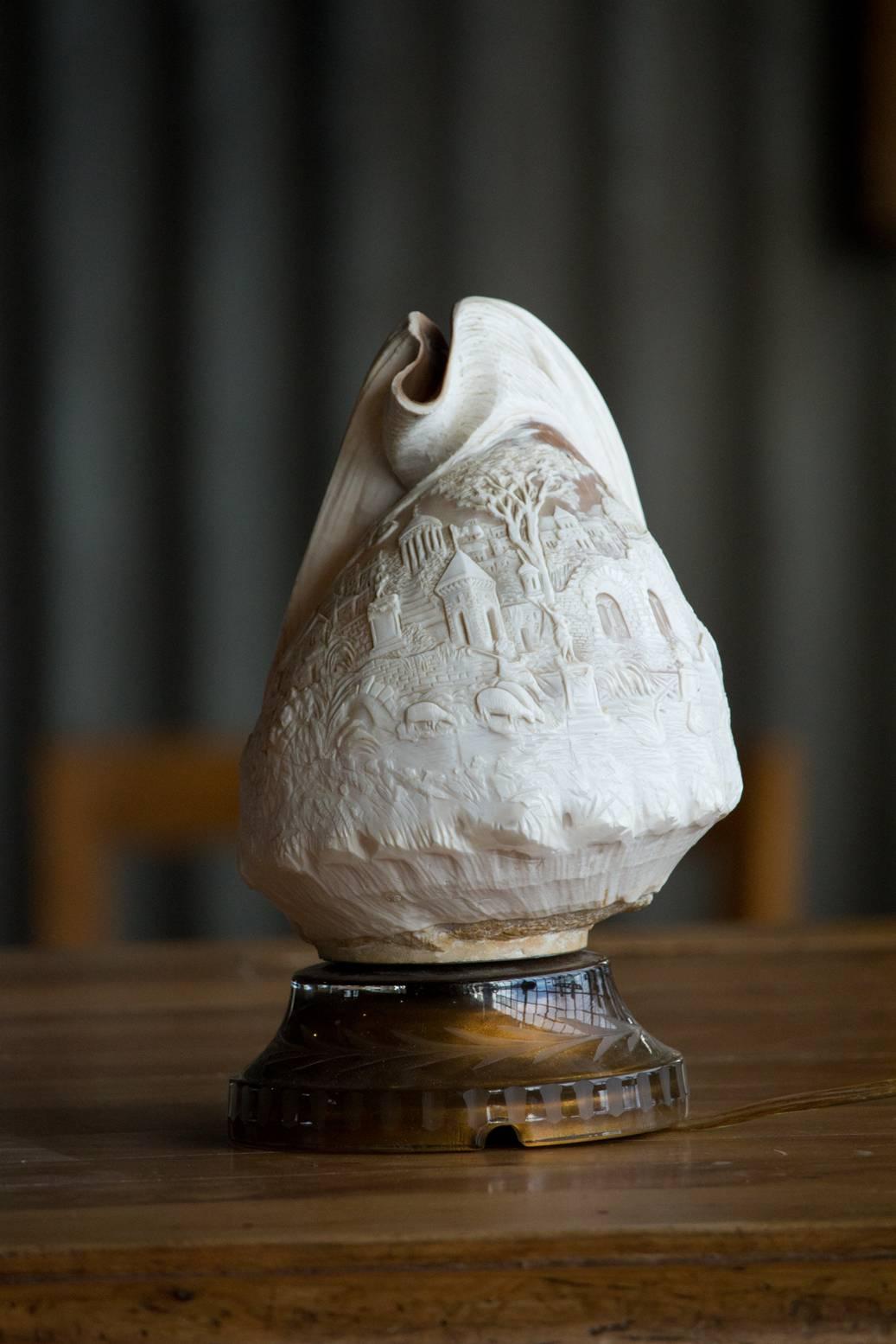 Shell Antique Italian Sardonyx Cameo Lamp