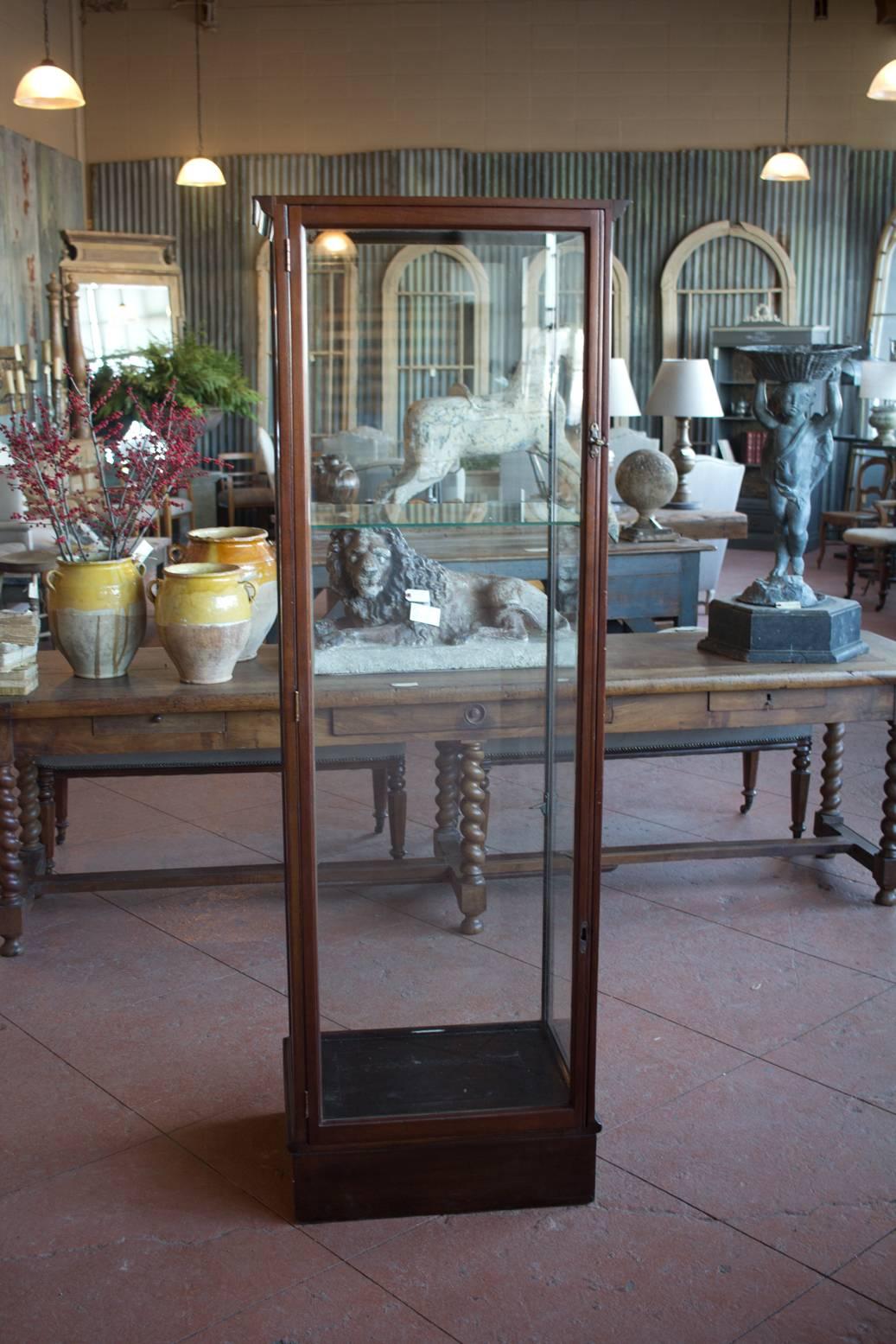 Antique Edwardian English Display Case In Good Condition In Calgary, Alberta