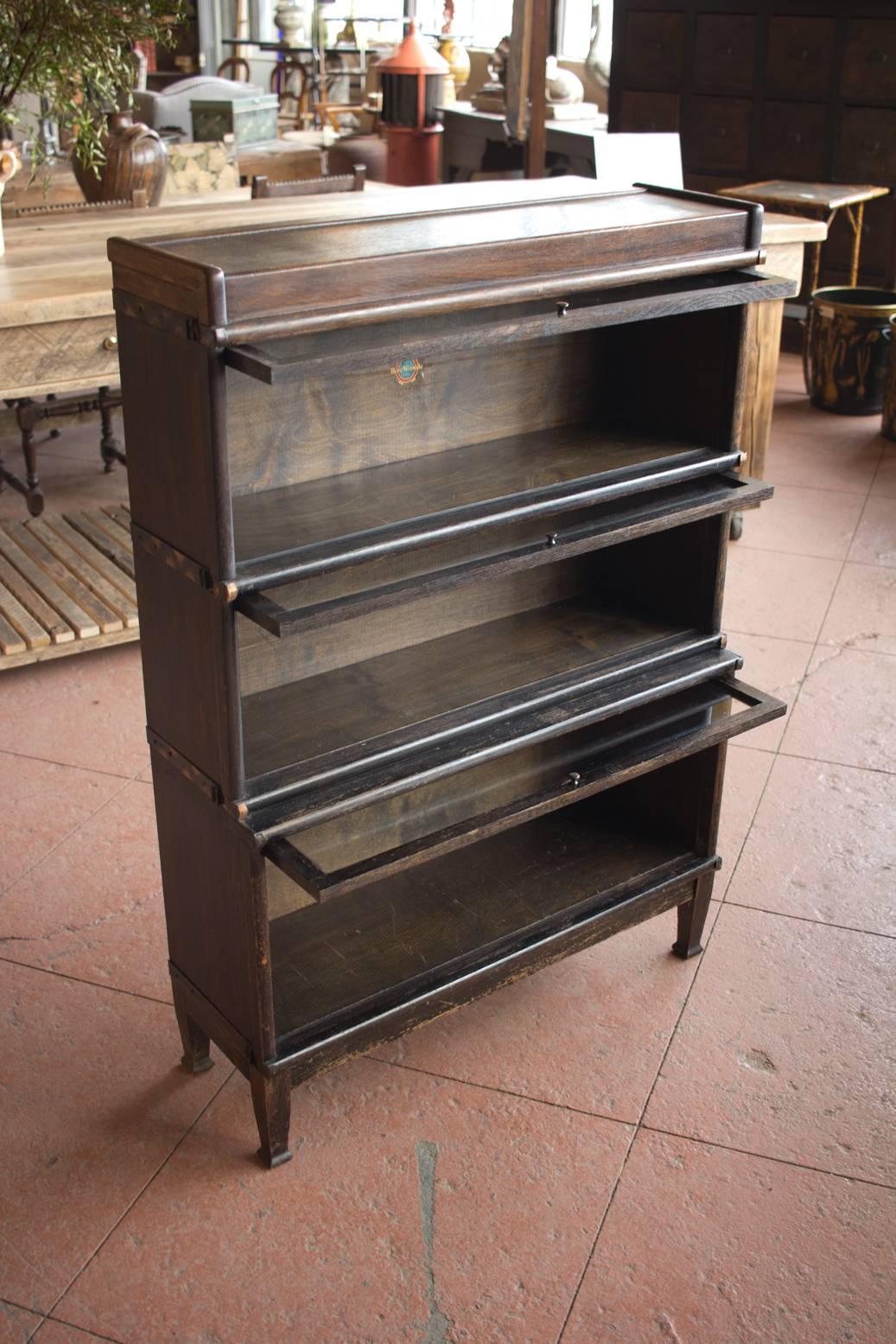 Edwardian Globe Wernicke Stacking Barrister Bookcase In Good Condition In Calgary, Alberta